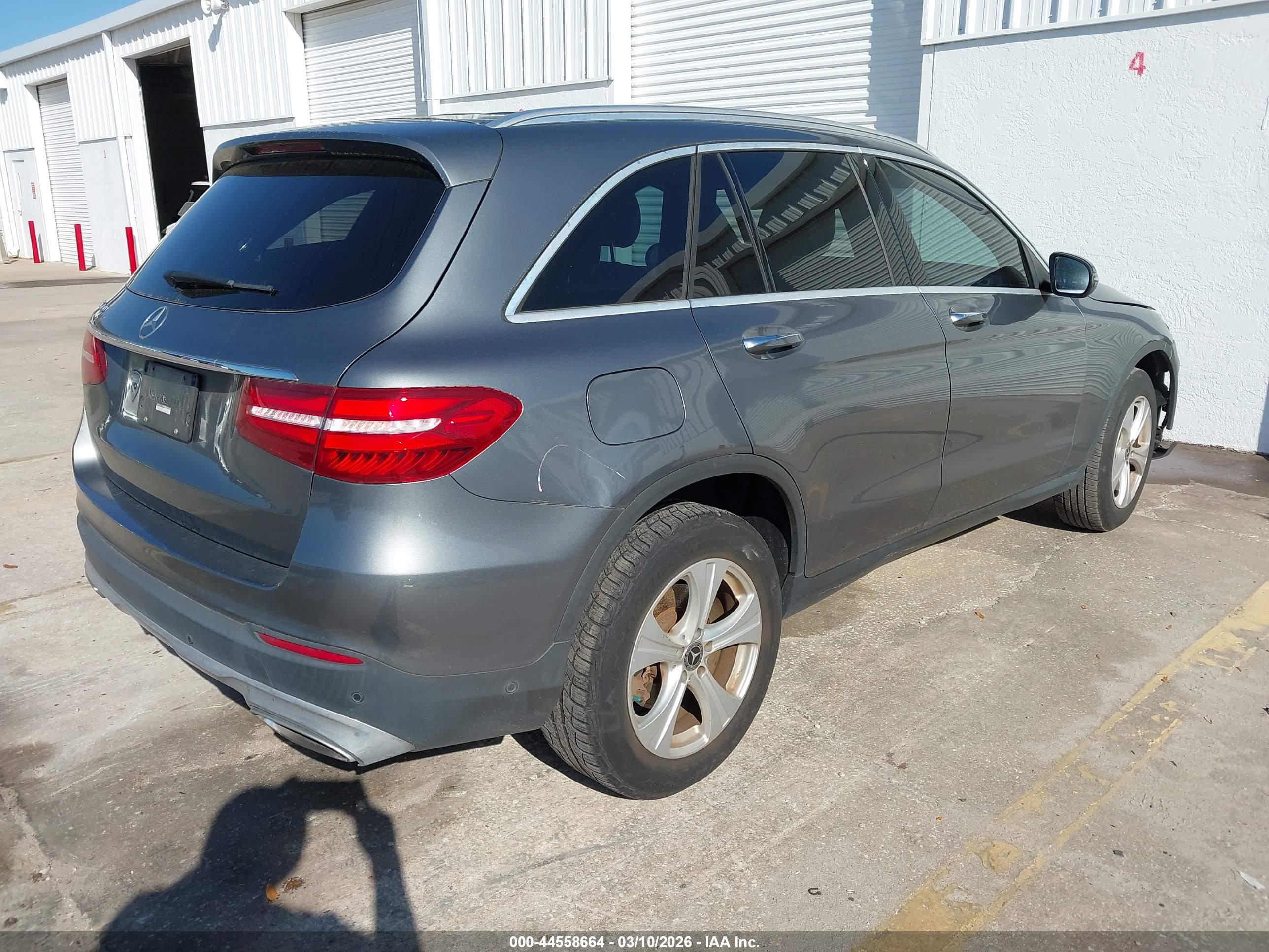 MERCEDES-BENZ GLC image 4