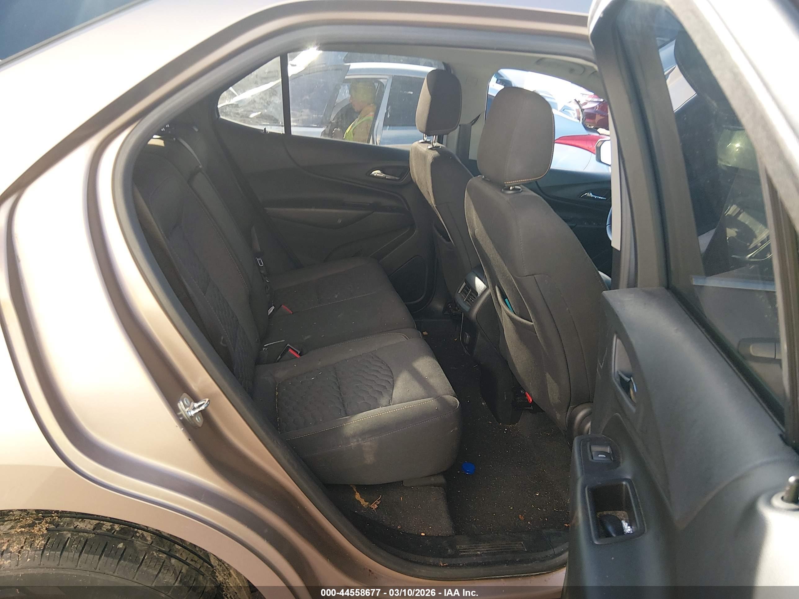 CHEVROLET EQUINOX image 8