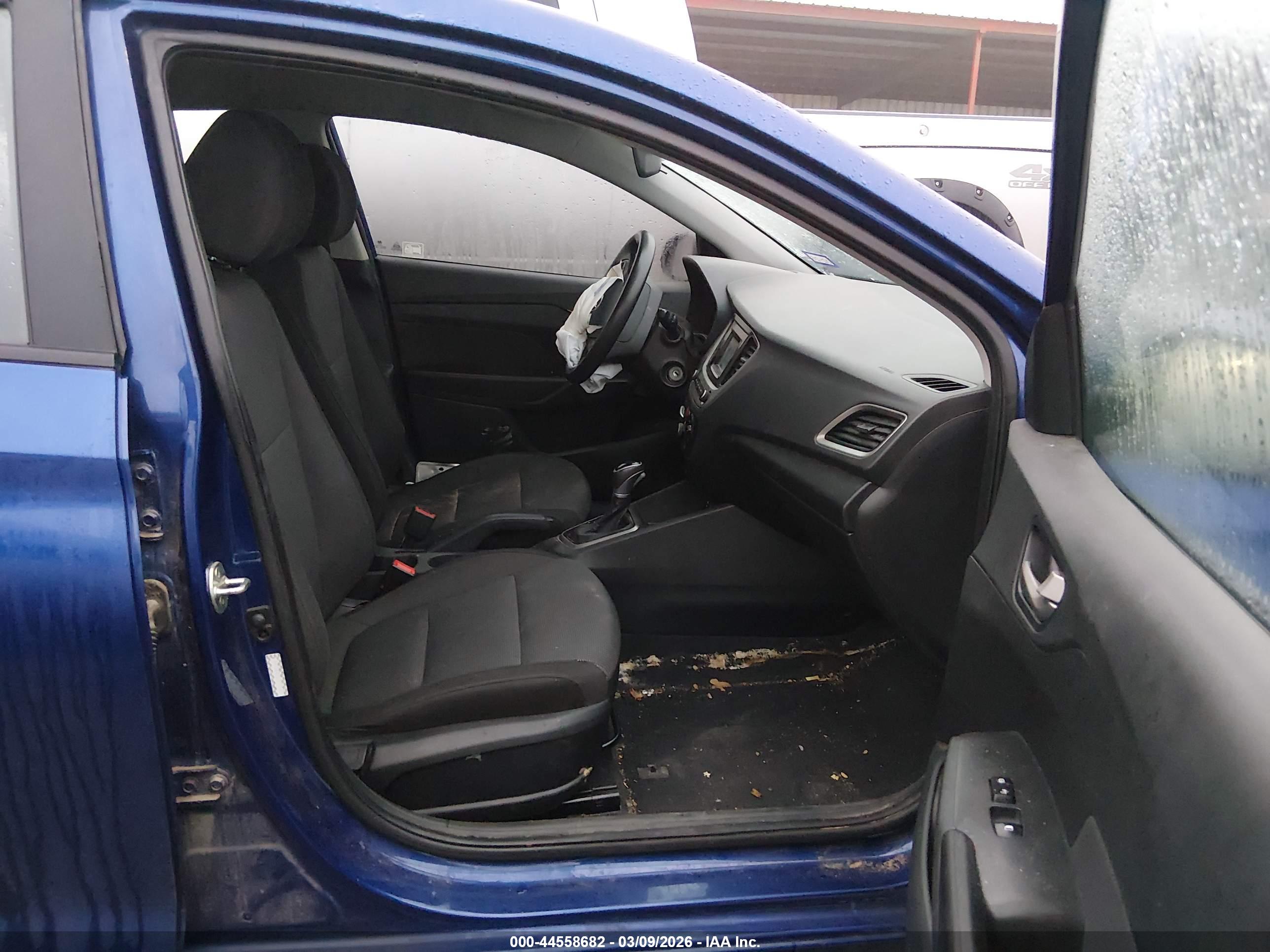 HYUNDAI ACCENT image 5