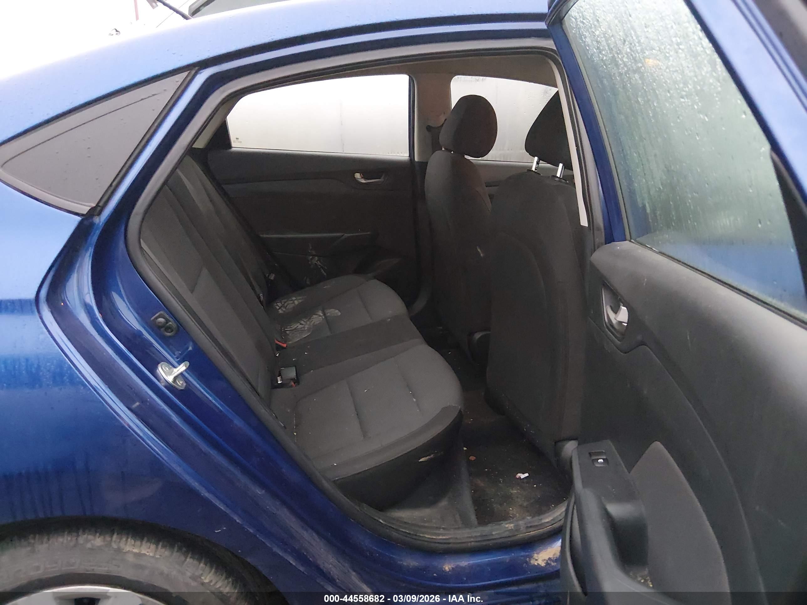HYUNDAI ACCENT image 8