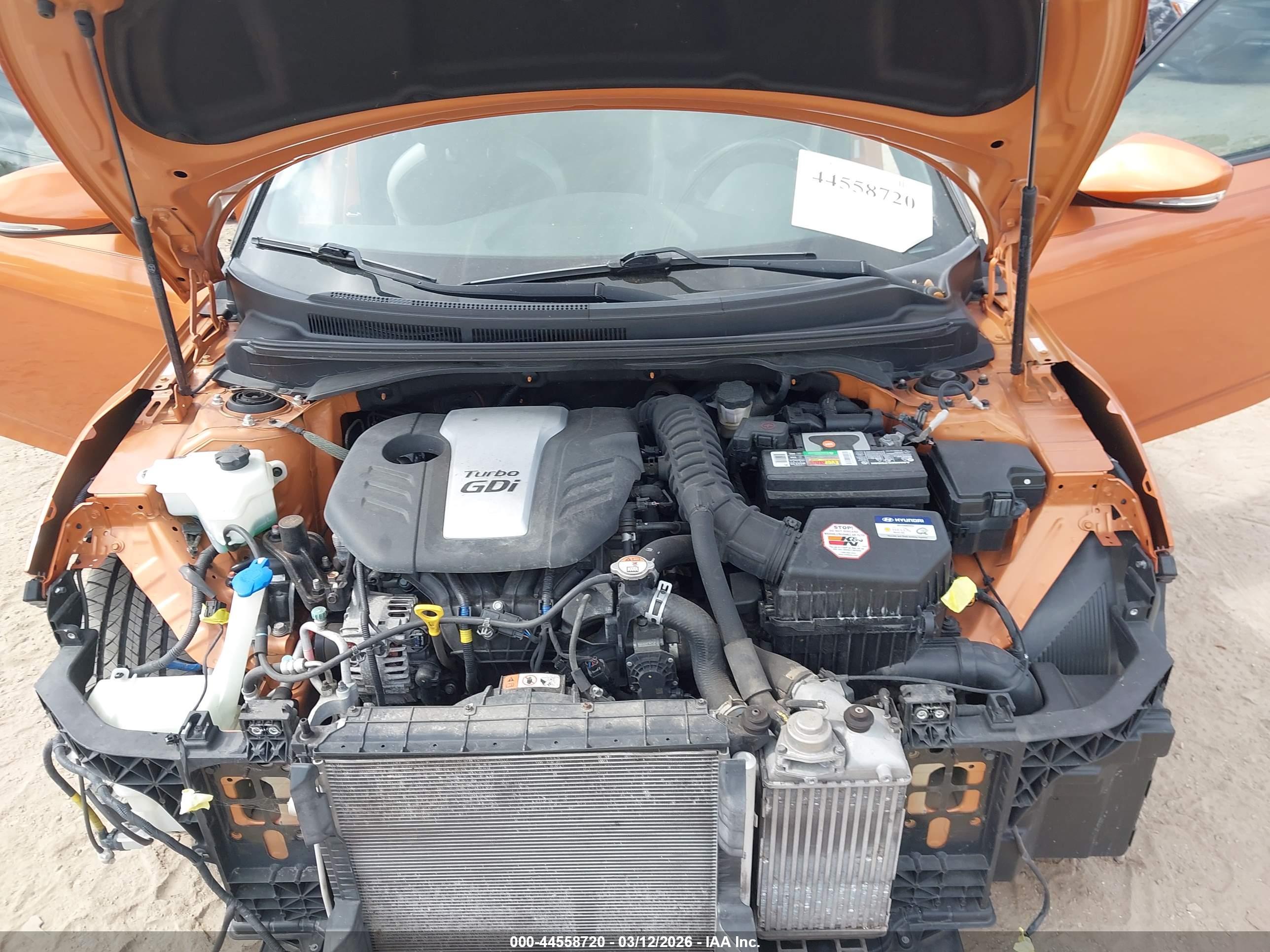 HYUNDAI VELOSTER image 10