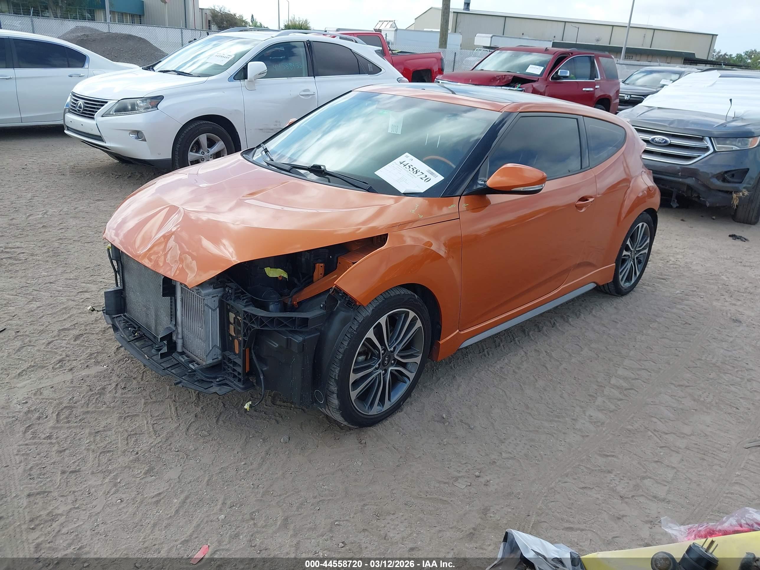 HYUNDAI VELOSTER image 2