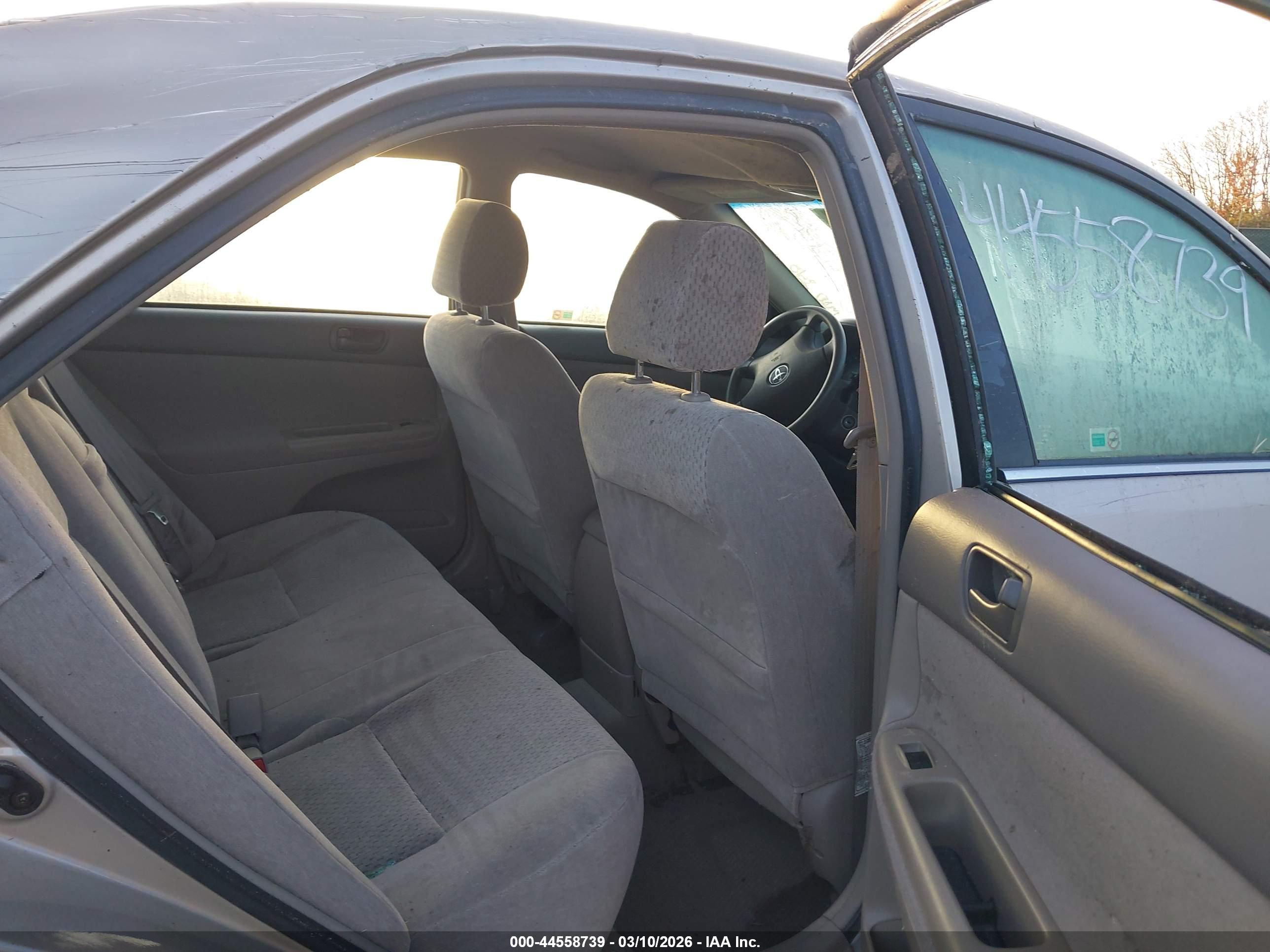 TOYOTA CAMRY image 8