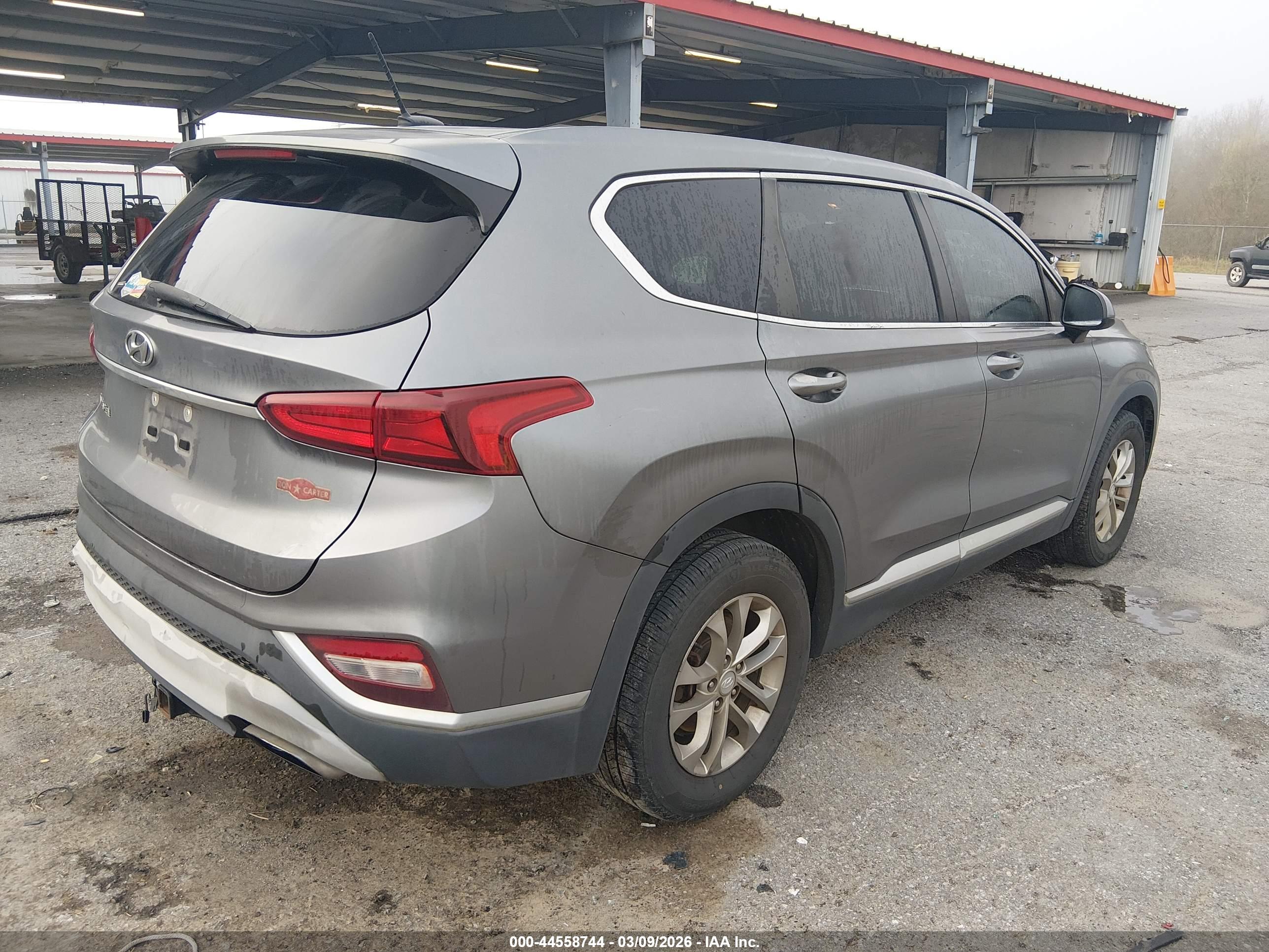 HYUNDAI SANTA image 4