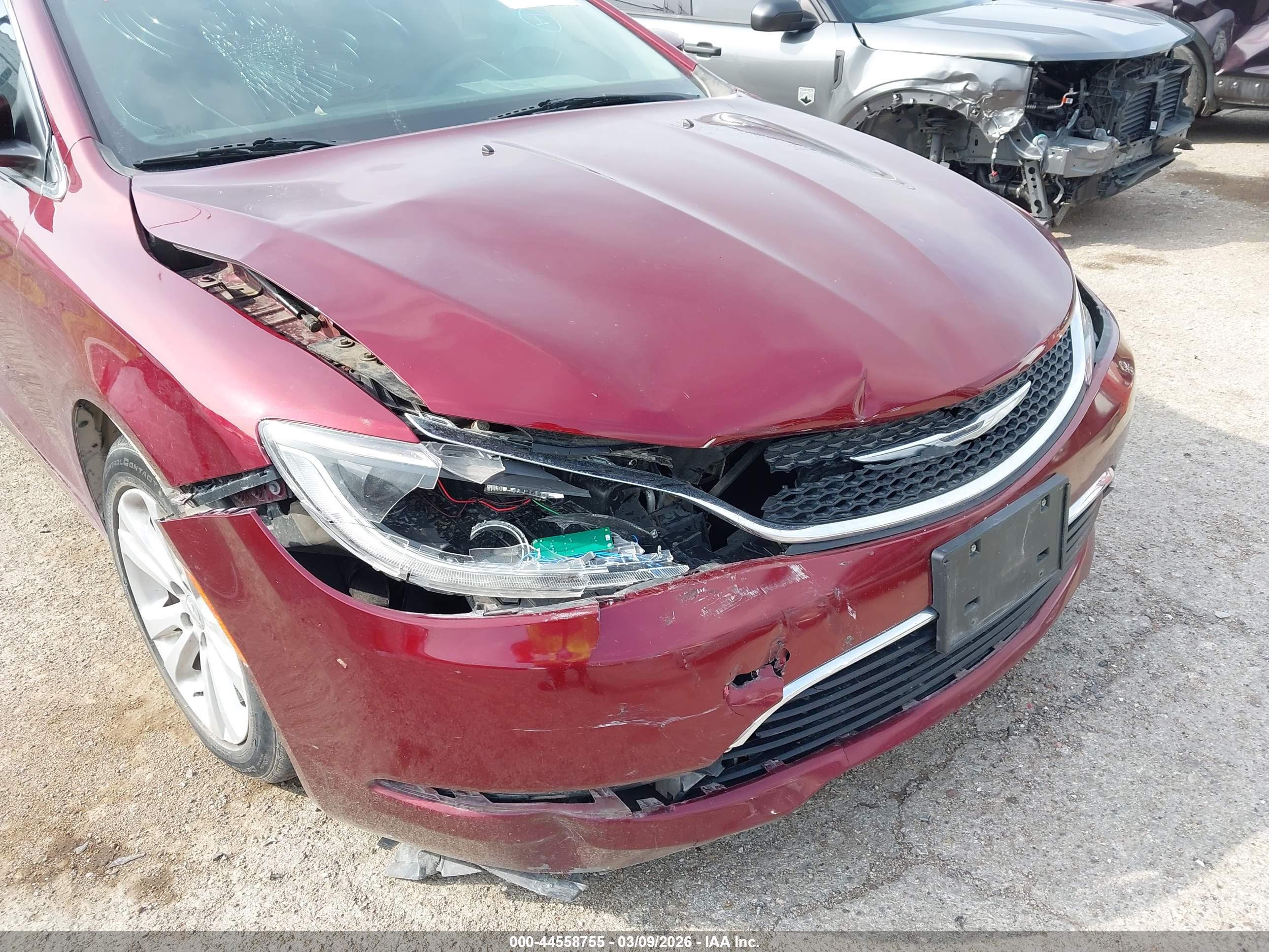 CHRYSLER 200 image 6