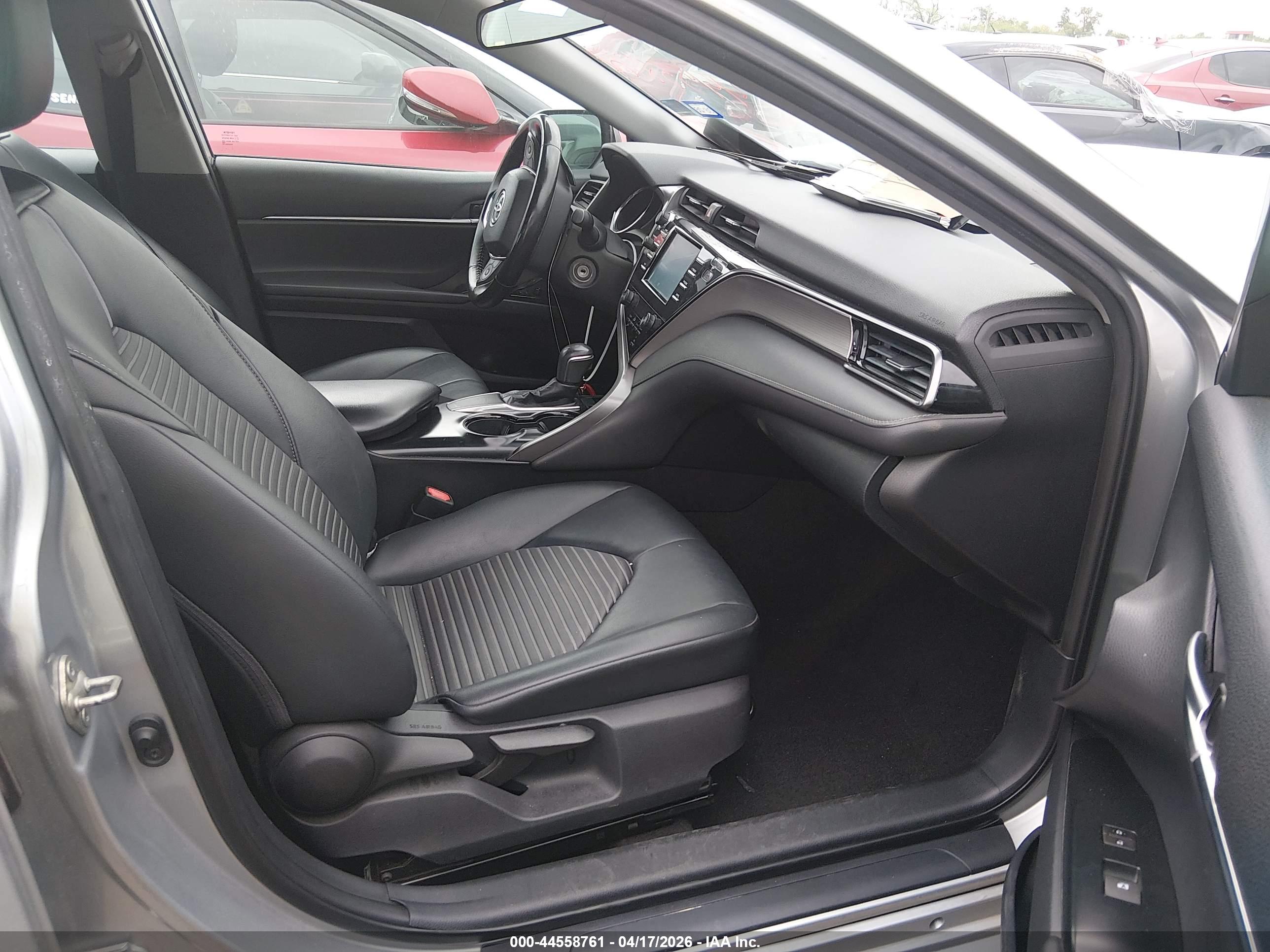 TOYOTA CAMRY image 5