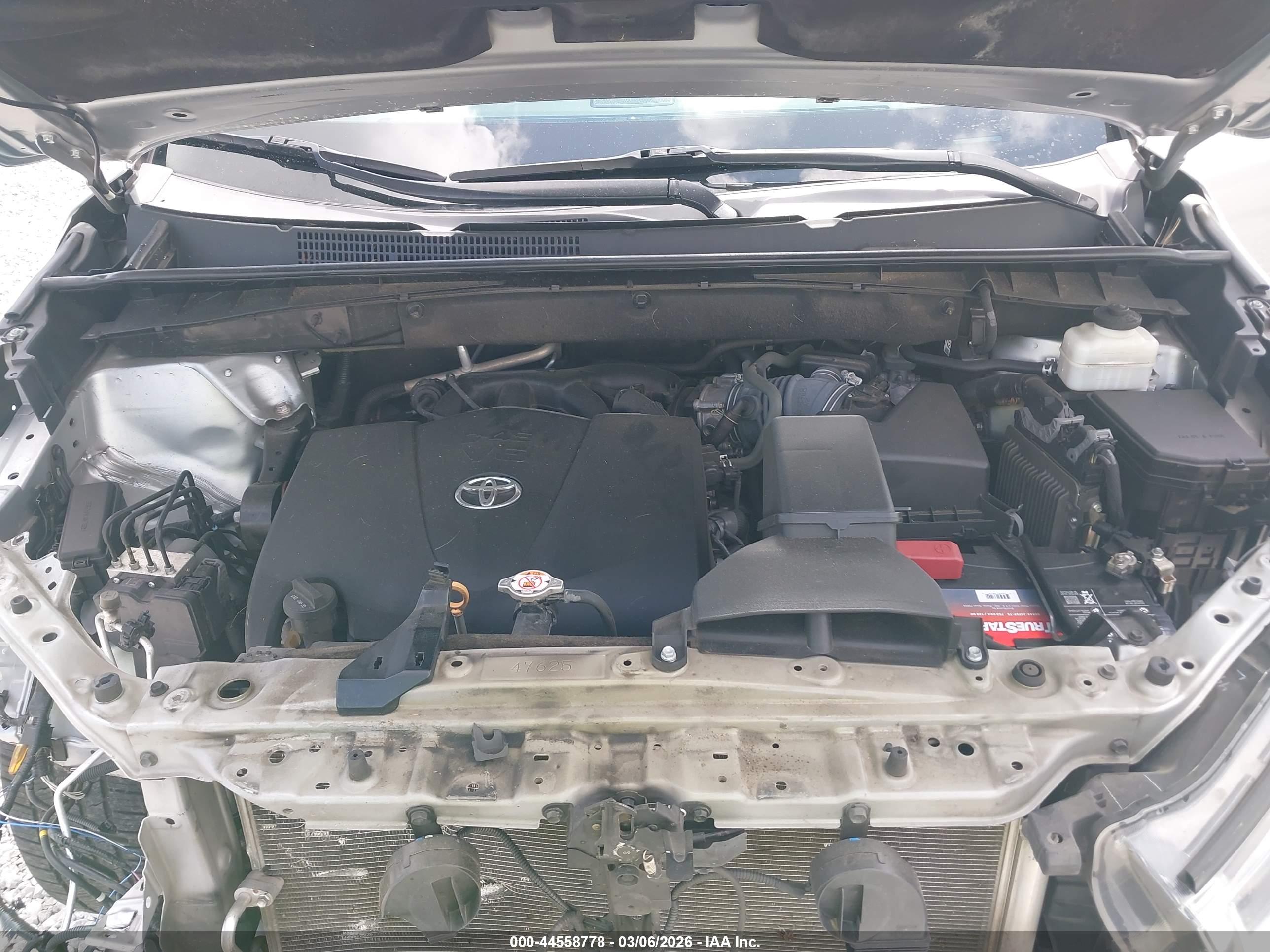 TOYOTA HIGHLANDER image 10