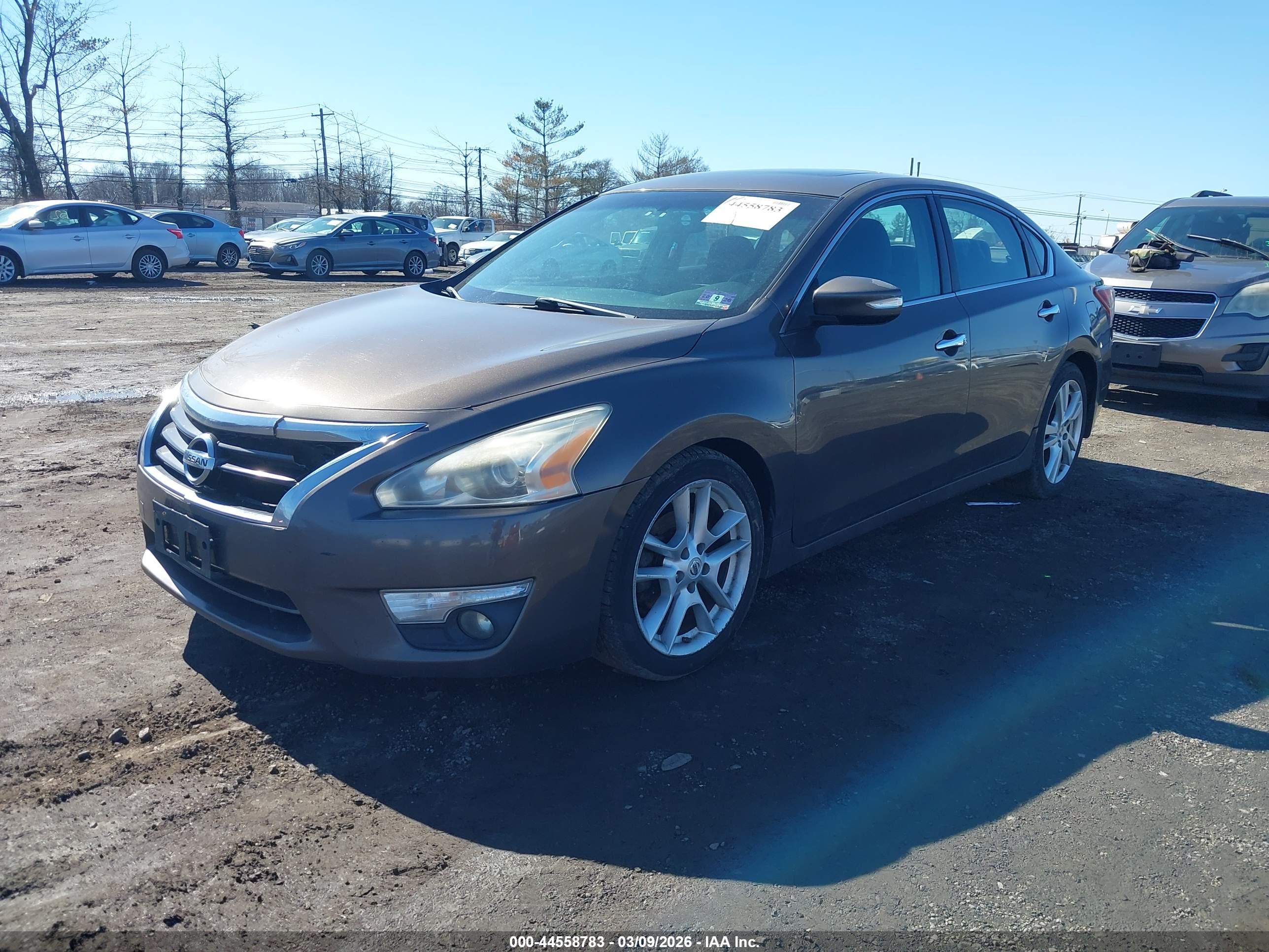 NISSAN ALTIMA image 2