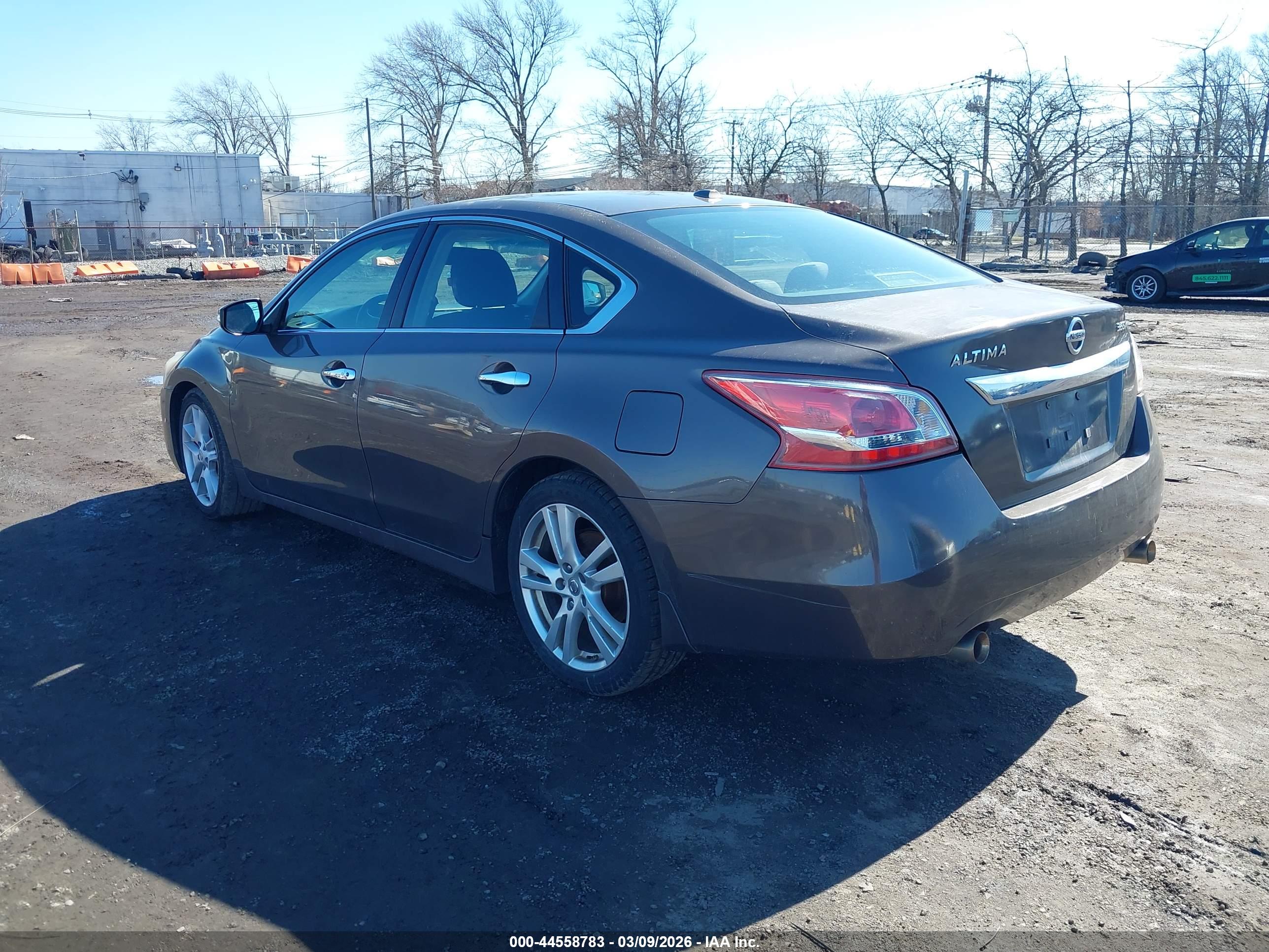 NISSAN ALTIMA image 3