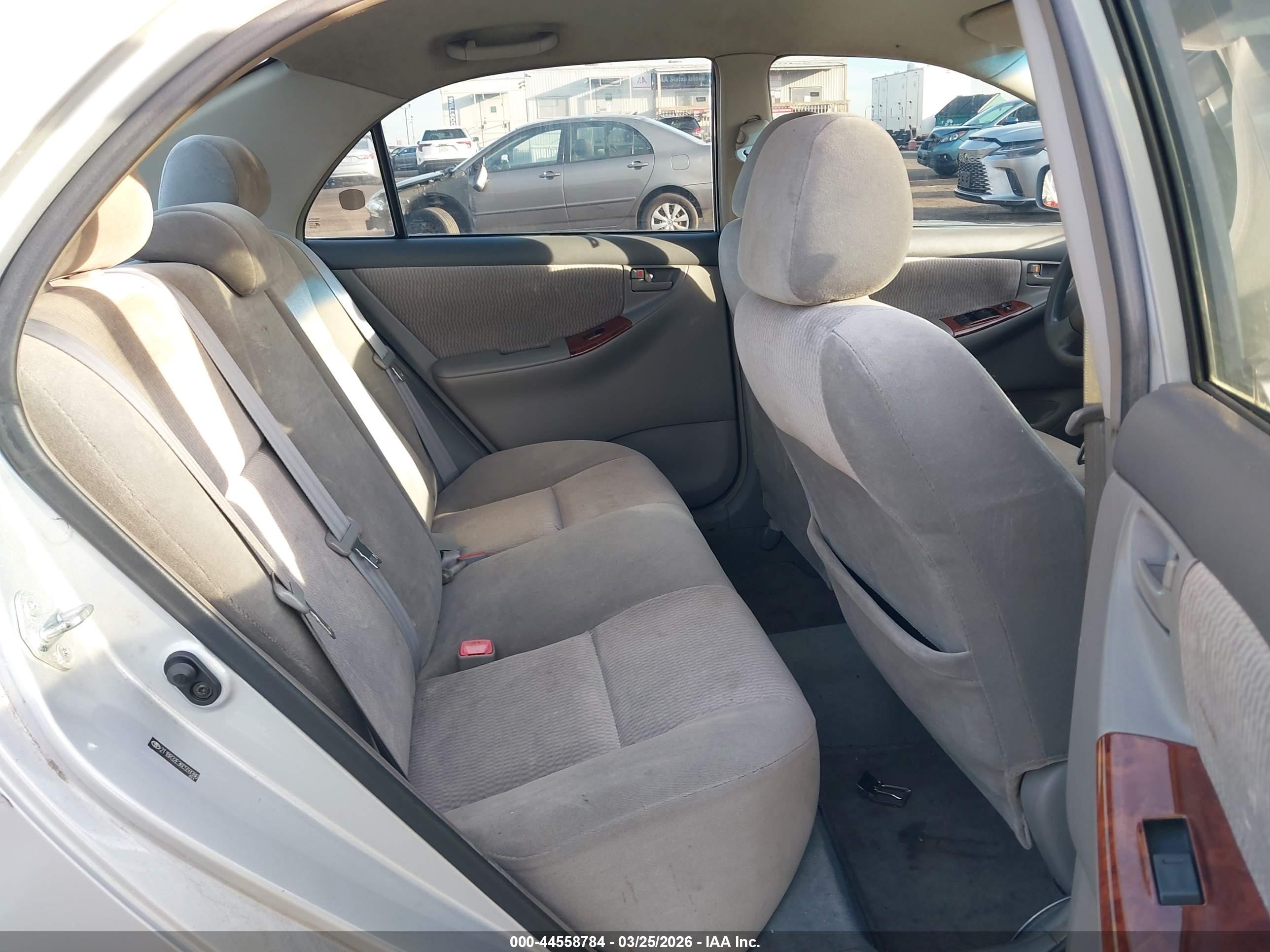 TOYOTA COROLLA image 8