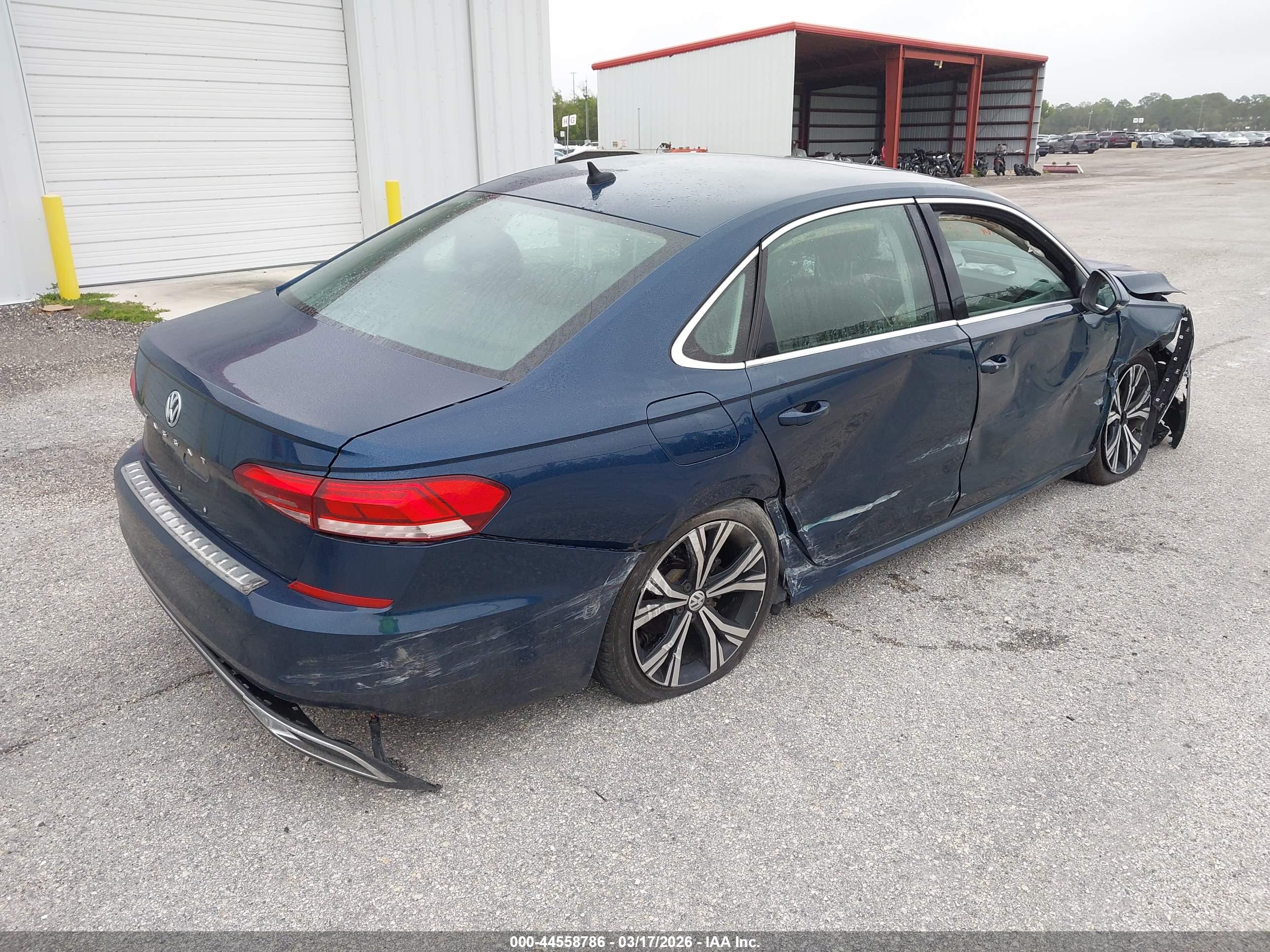 VOLKSWAGEN PASSAT image 4