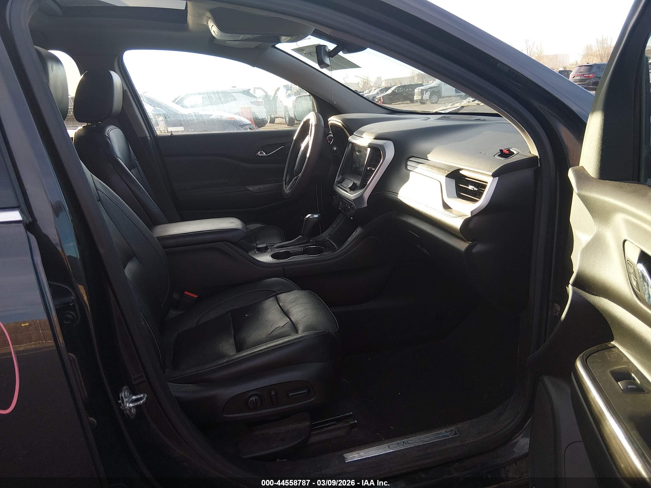 GMC ACADIA image 5