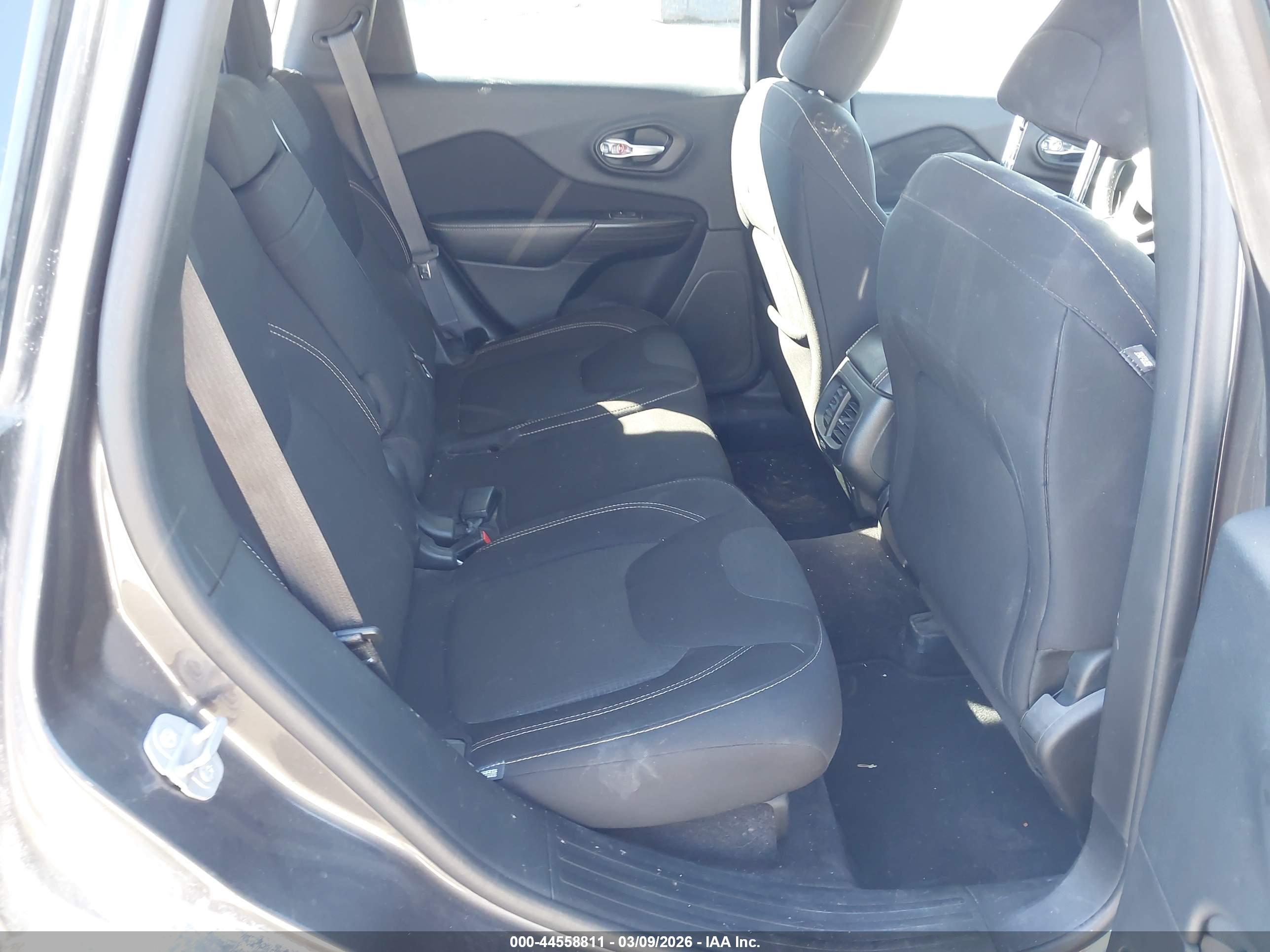 JEEP CHEROKEE image 8