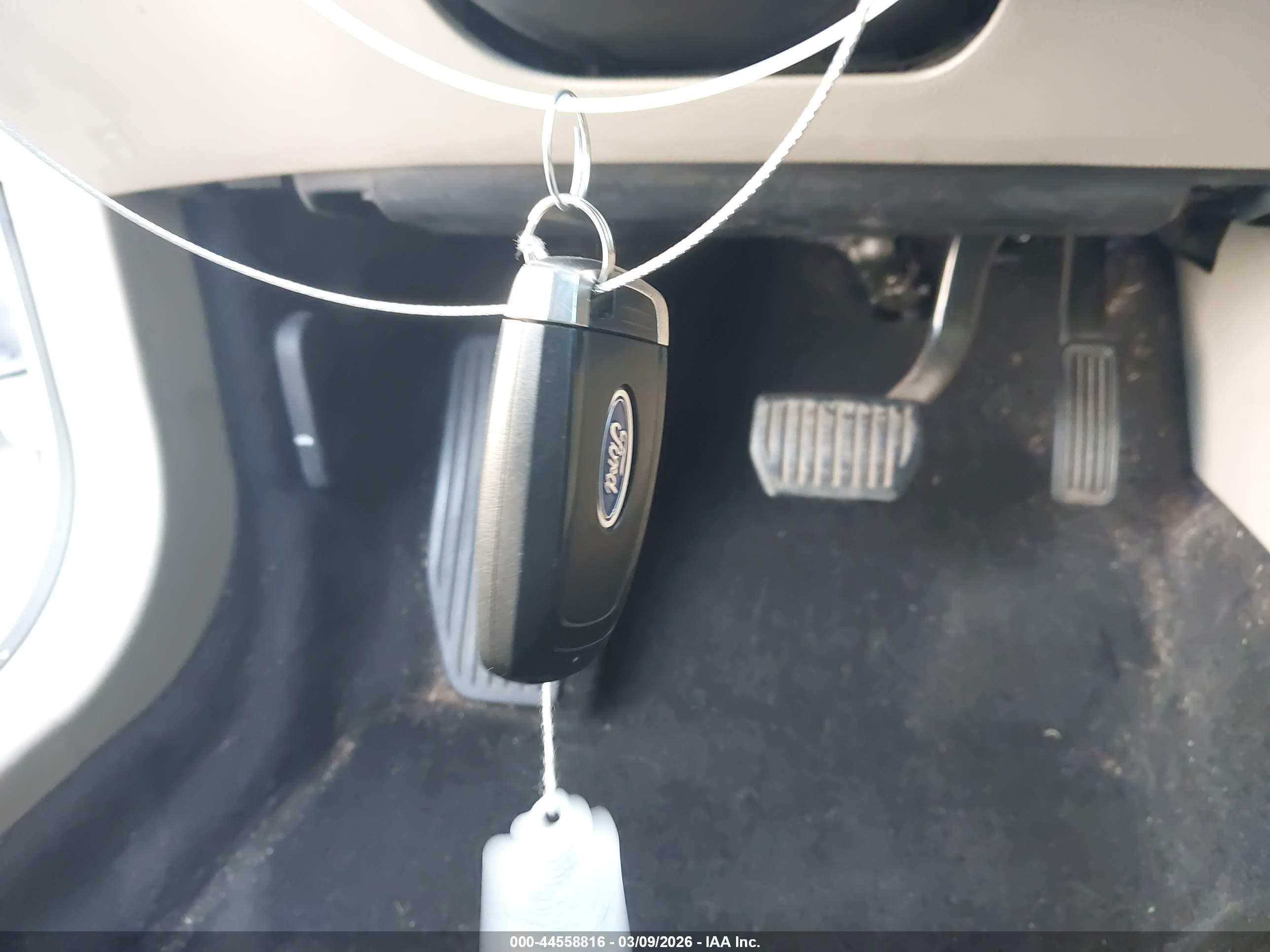 FORD FUSION image 11