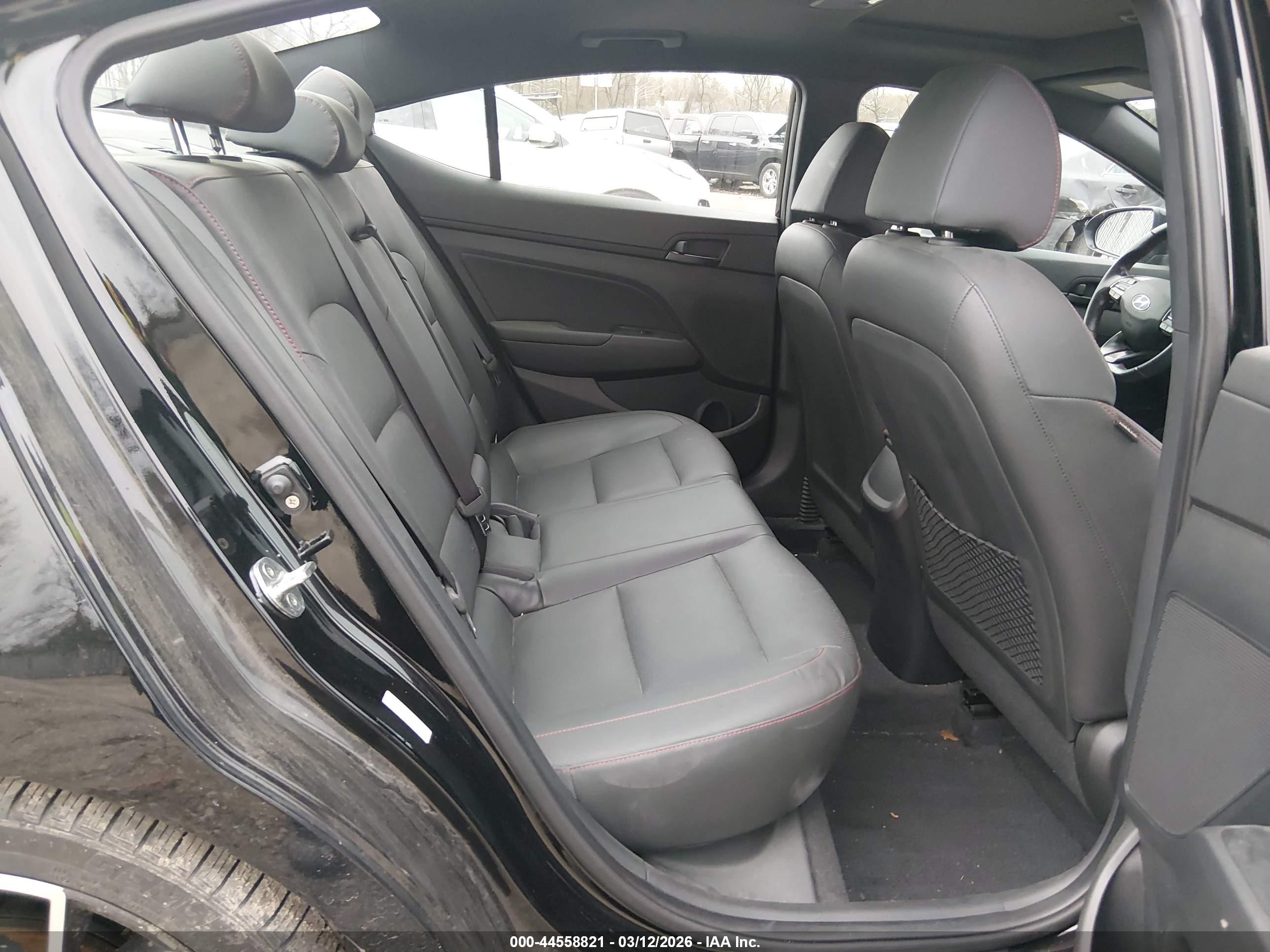 HYUNDAI ELANTRA image 8