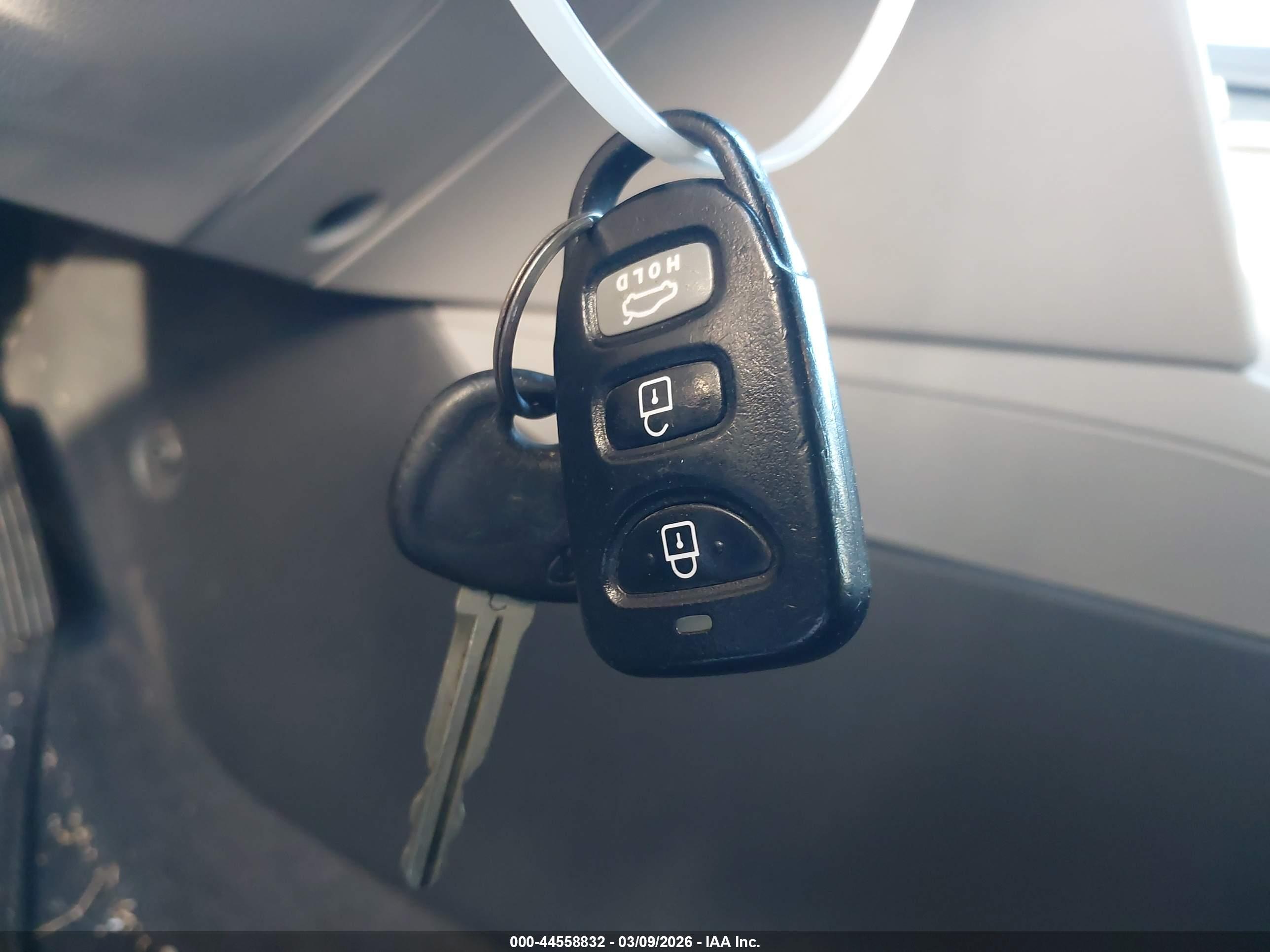 HYUNDAI ELANTRA image 11