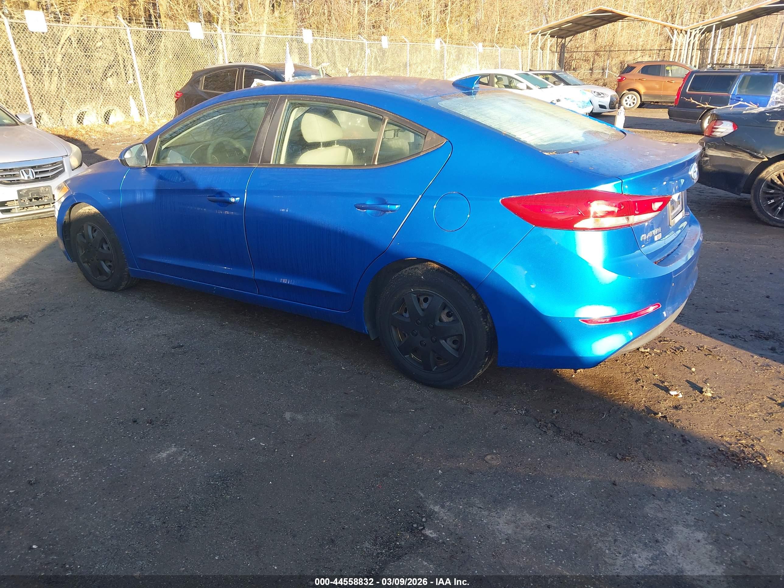 HYUNDAI ELANTRA image 3