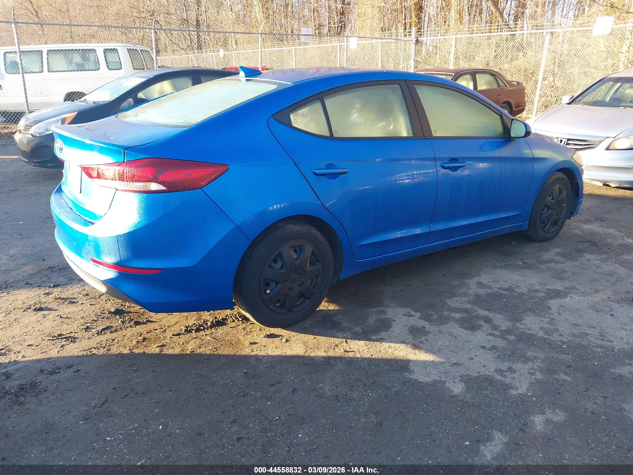 HYUNDAI ELANTRA image 4