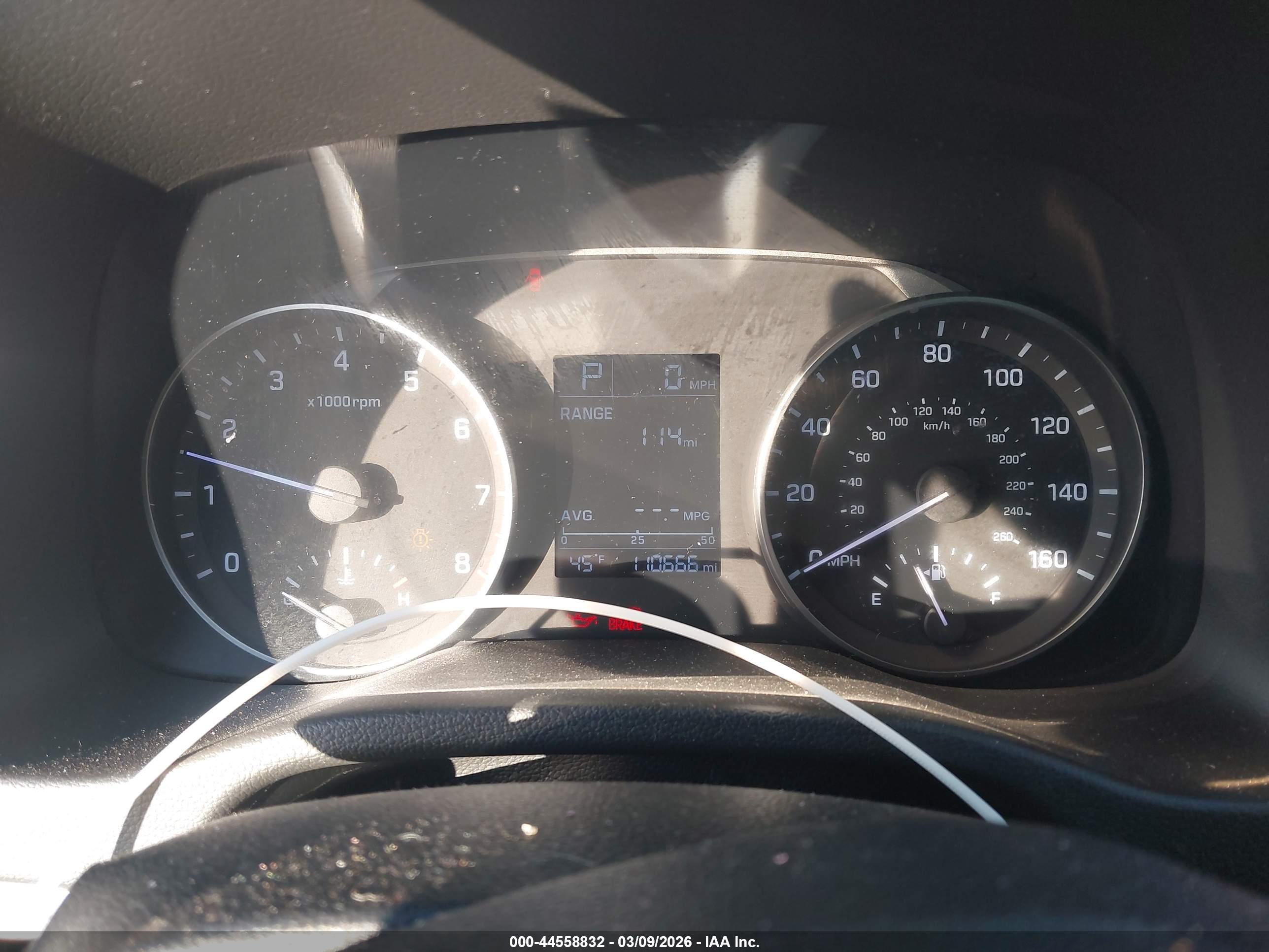 HYUNDAI ELANTRA image 7