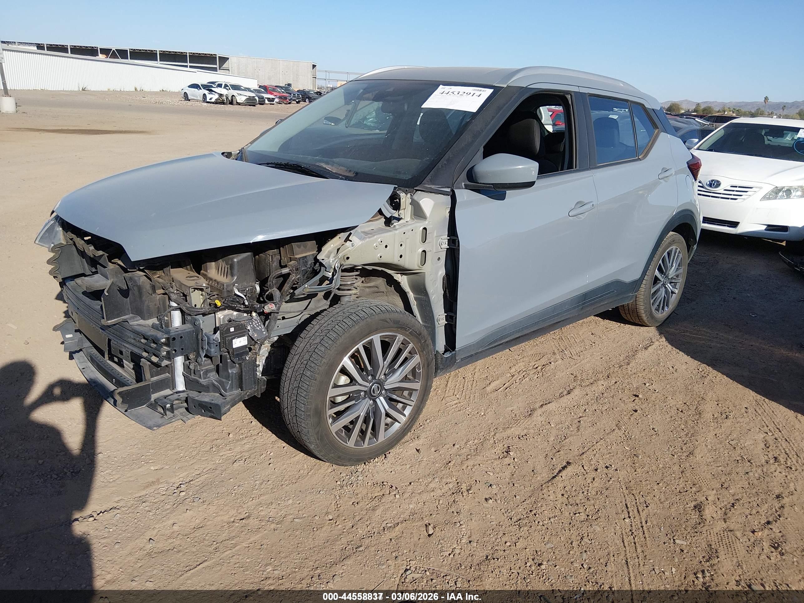 NISSAN KICKS image 2