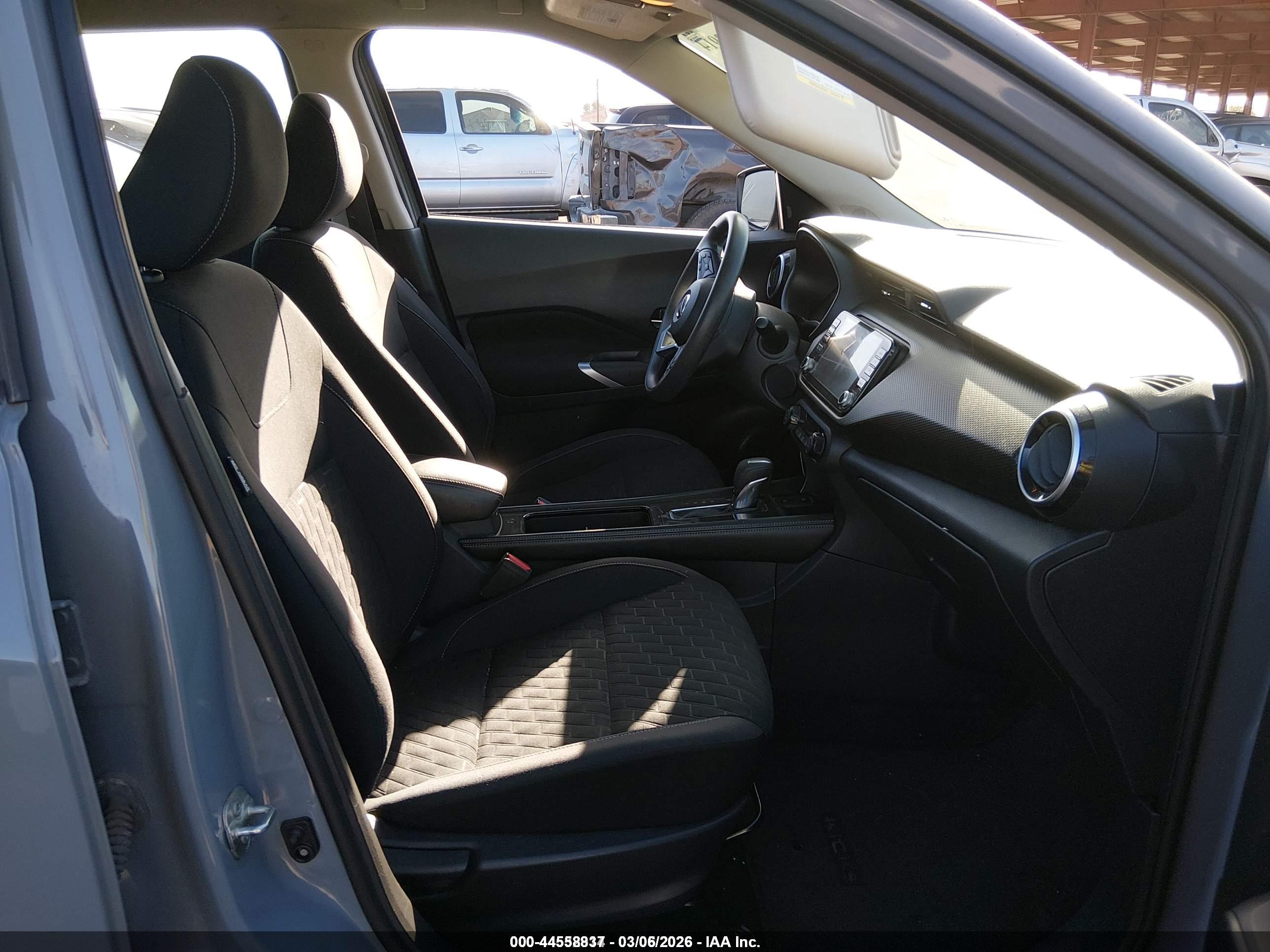 NISSAN KICKS image 5