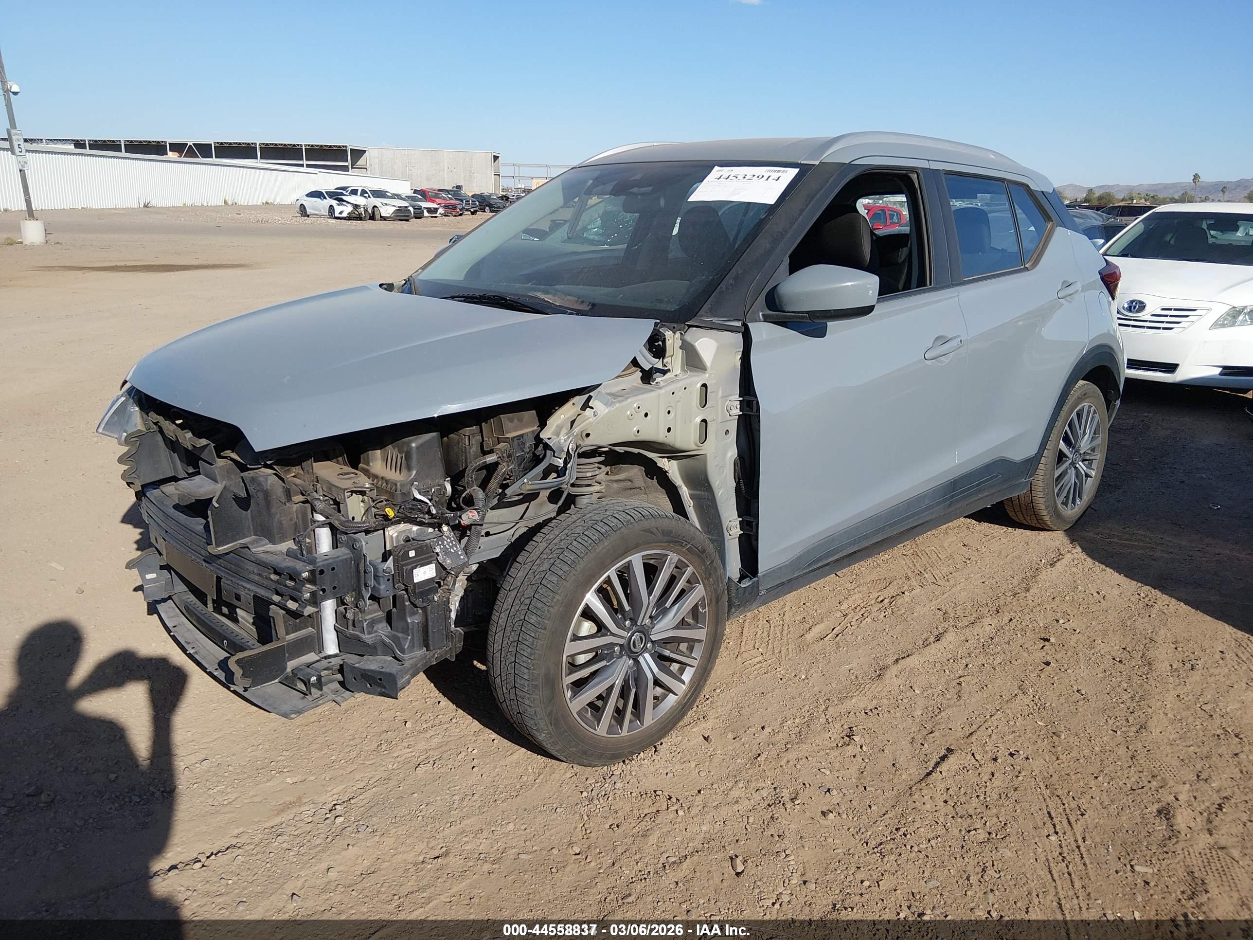 NISSAN KICKS image 6