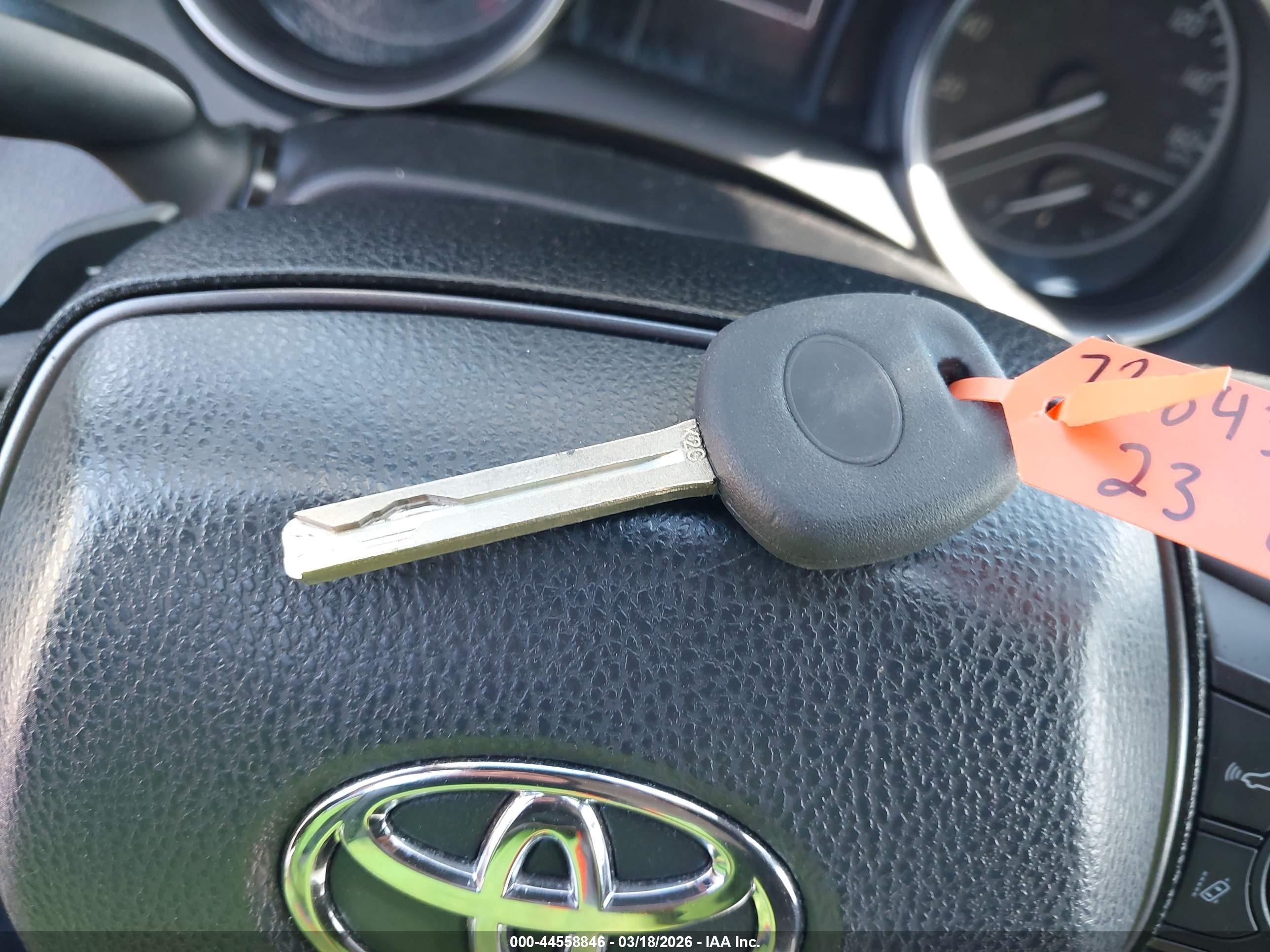TOYOTA CAMRY image 11