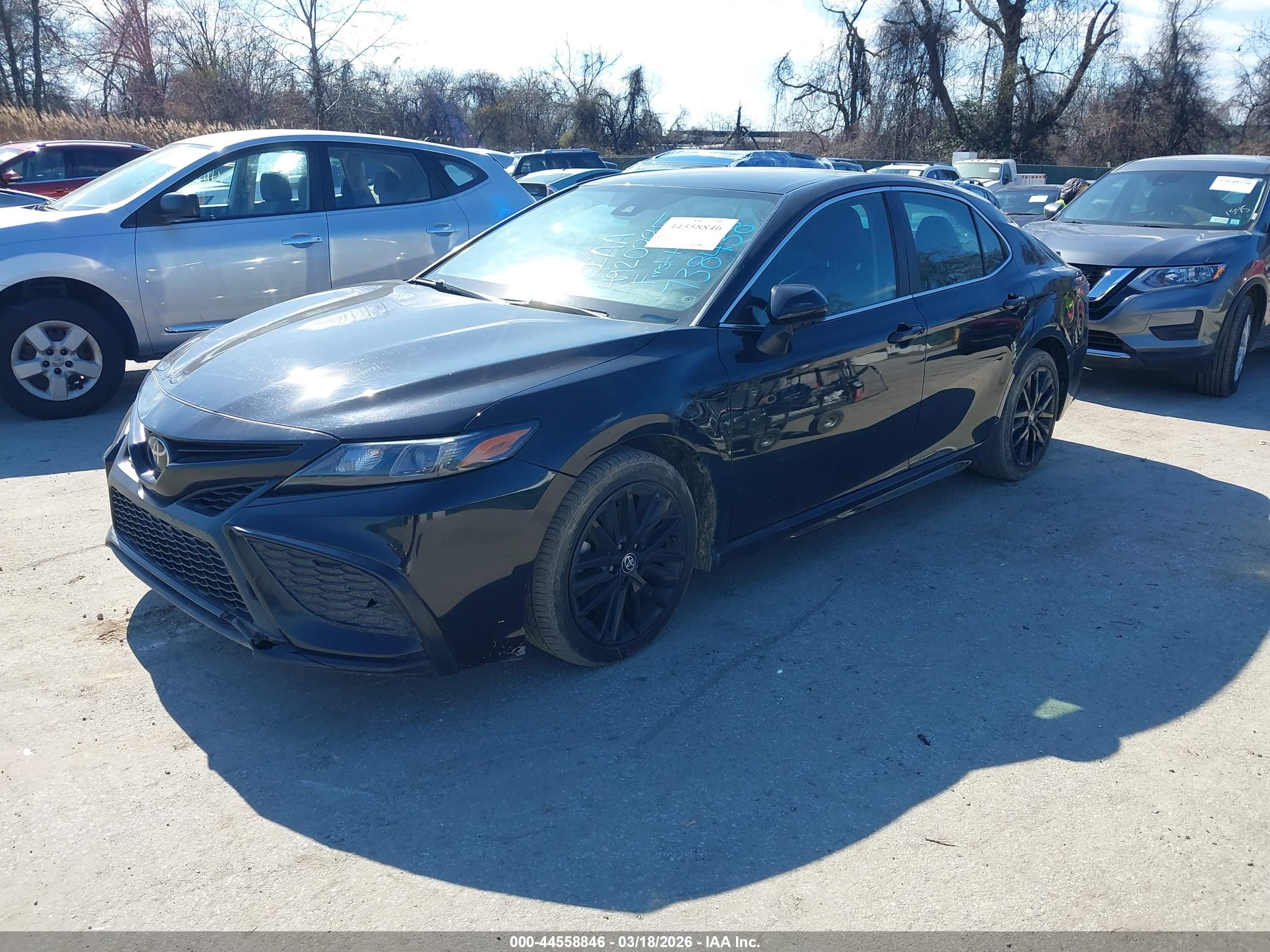 TOYOTA CAMRY image 2