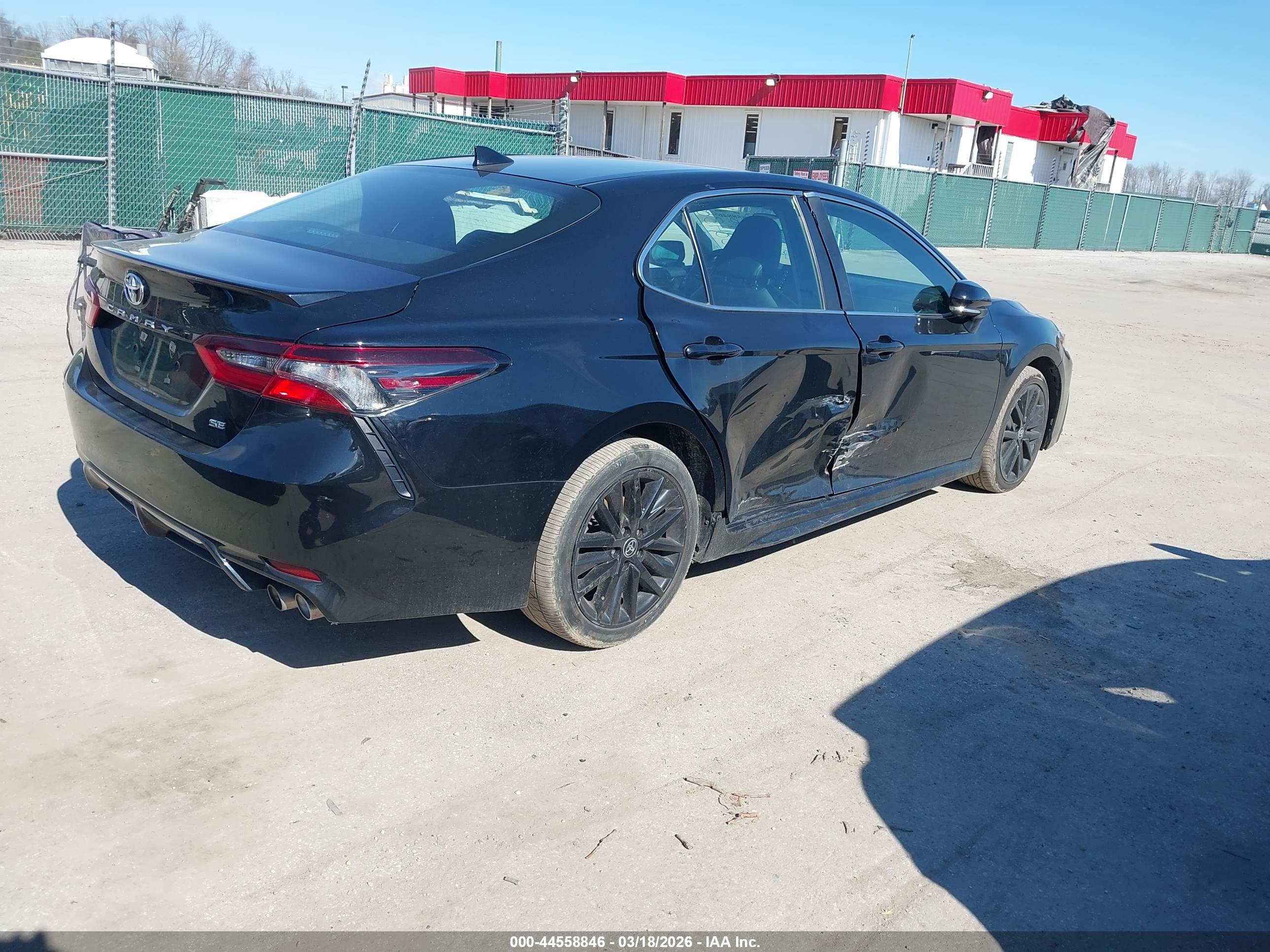 TOYOTA CAMRY image 4
