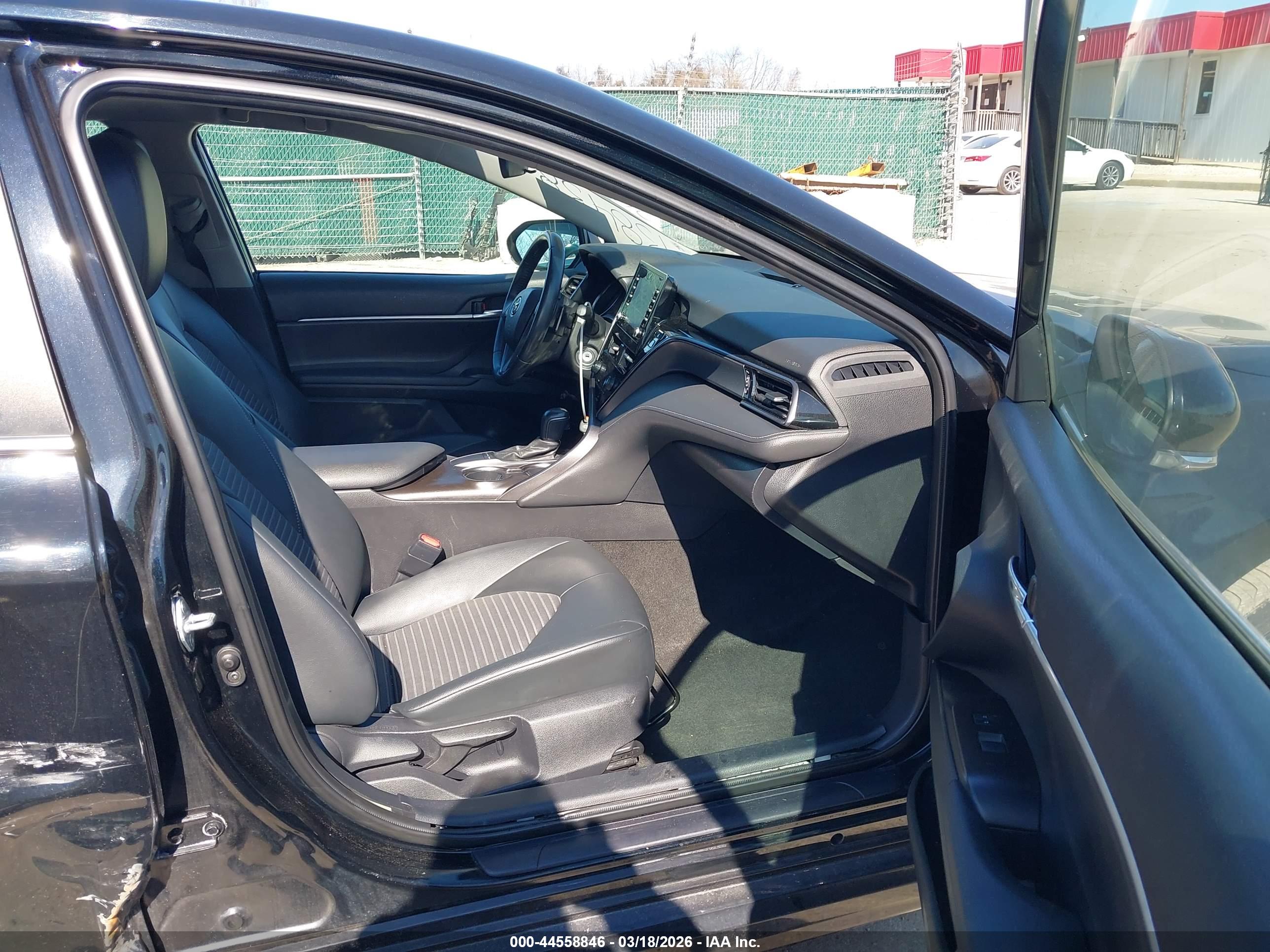TOYOTA CAMRY image 5