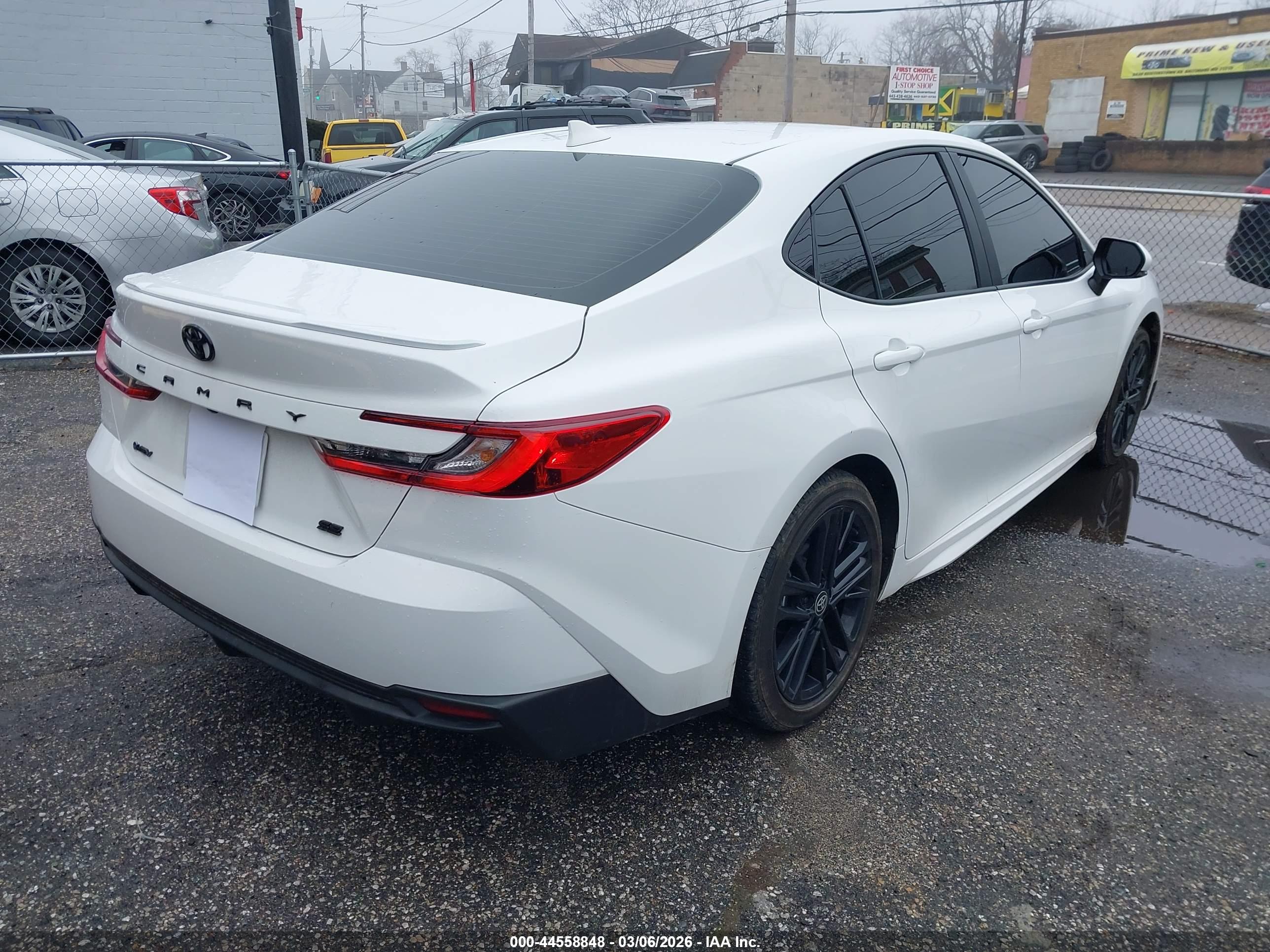 TOYOTA CAMRY image 4