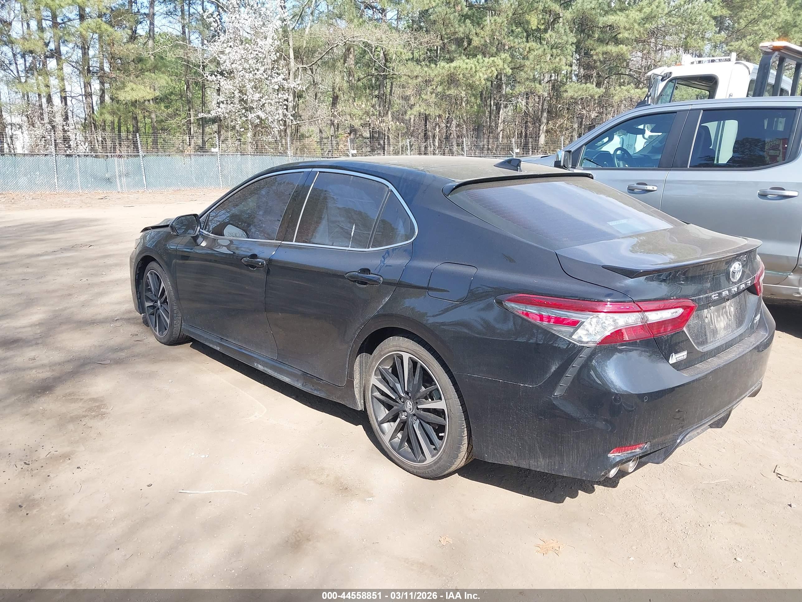 TOYOTA CAMRY image 3