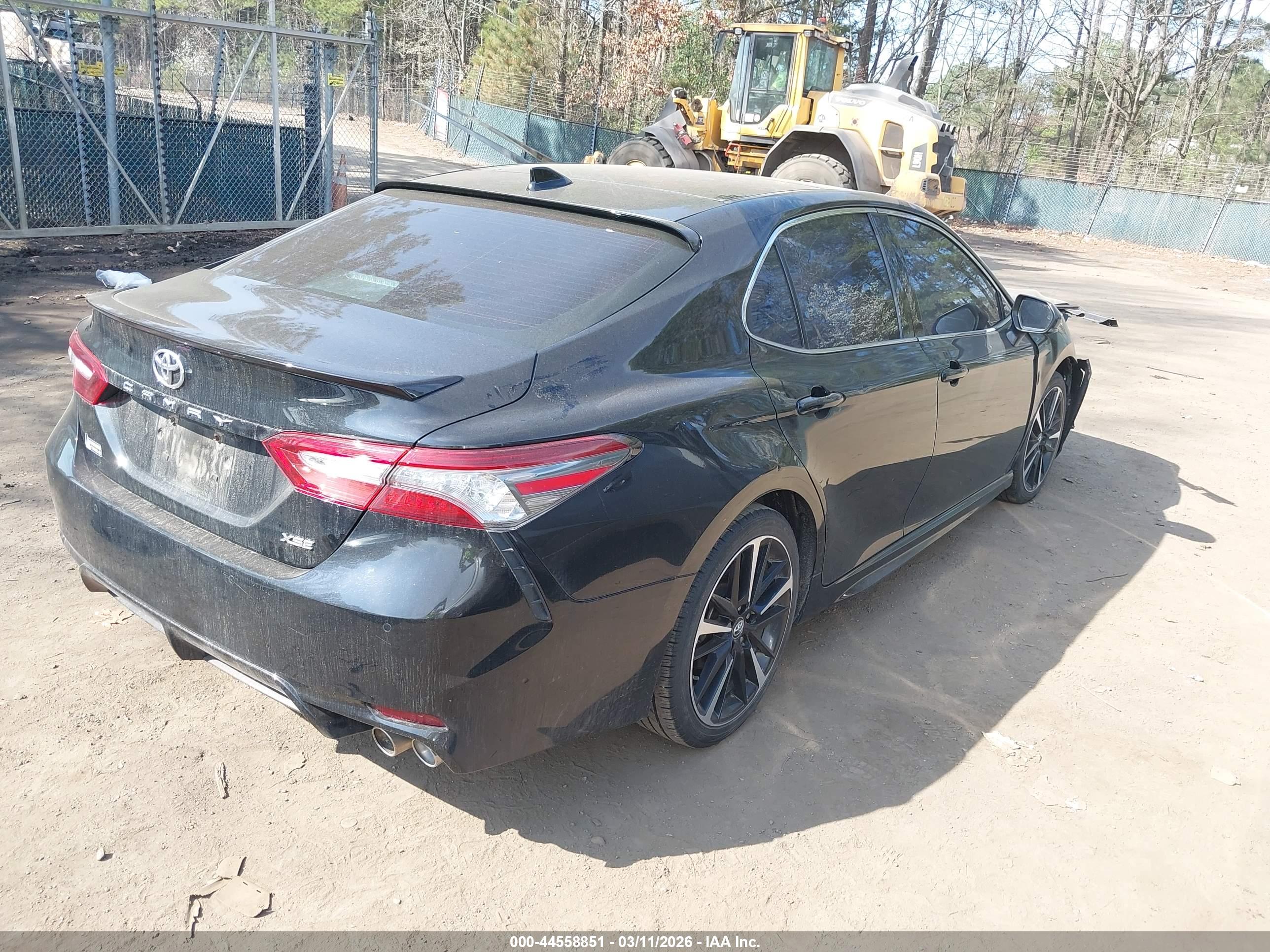 TOYOTA CAMRY image 4