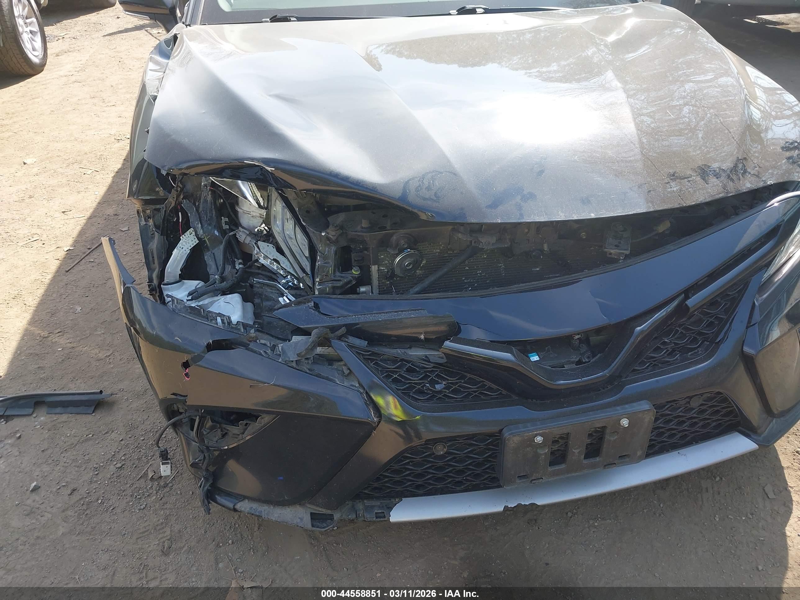 TOYOTA CAMRY image 6