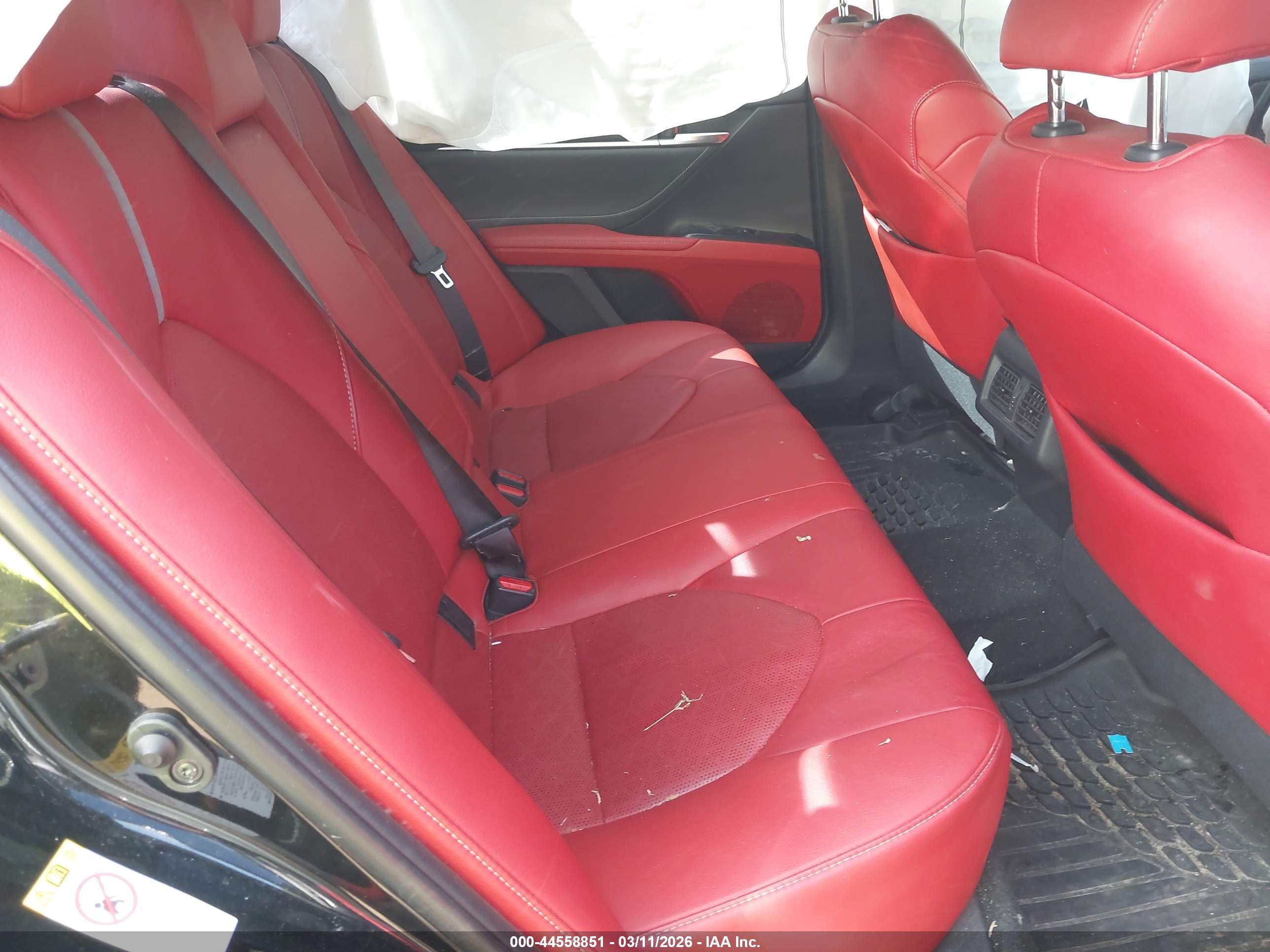 TOYOTA CAMRY image 8