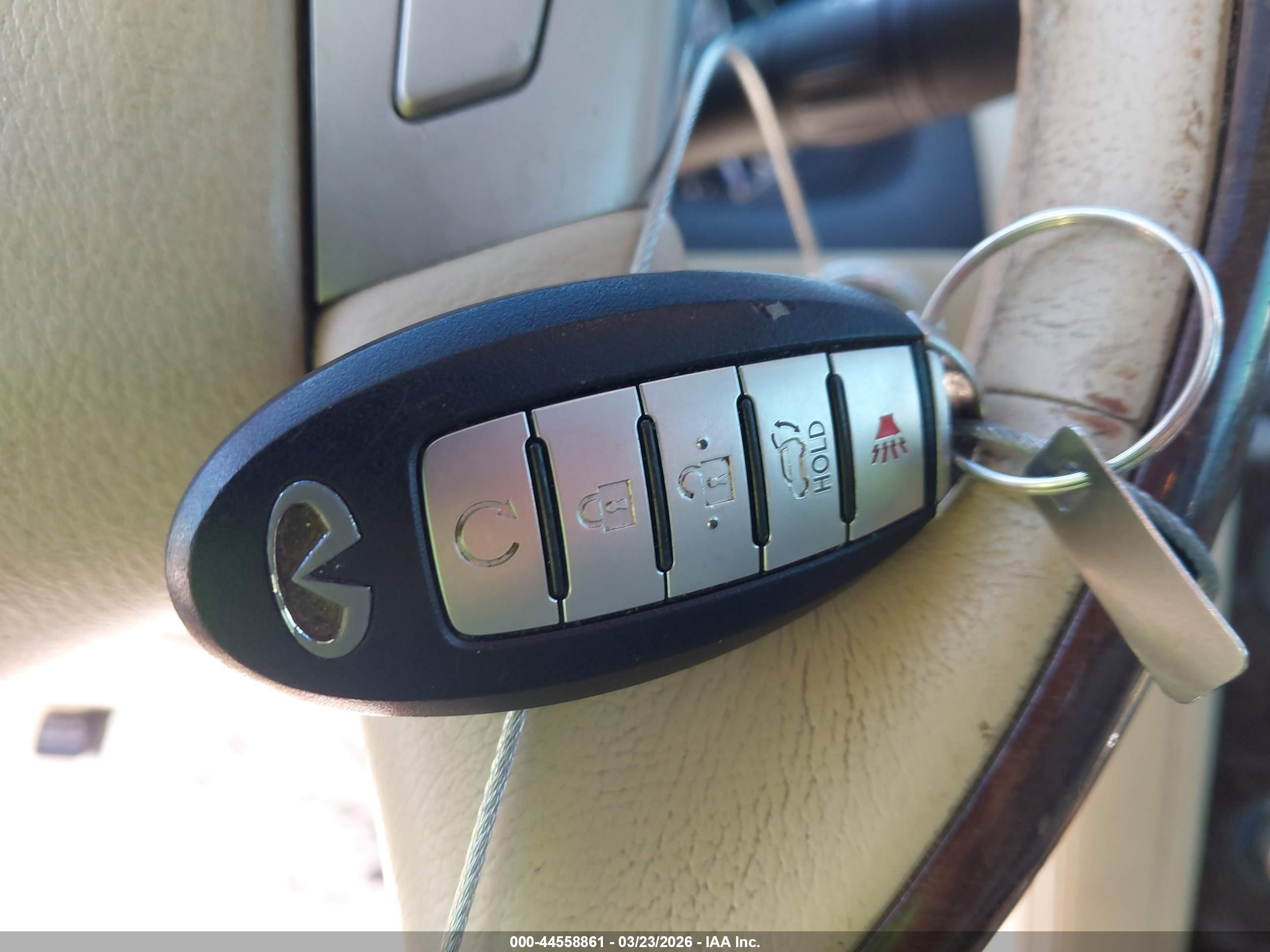 INFINITI QX80 image 11
