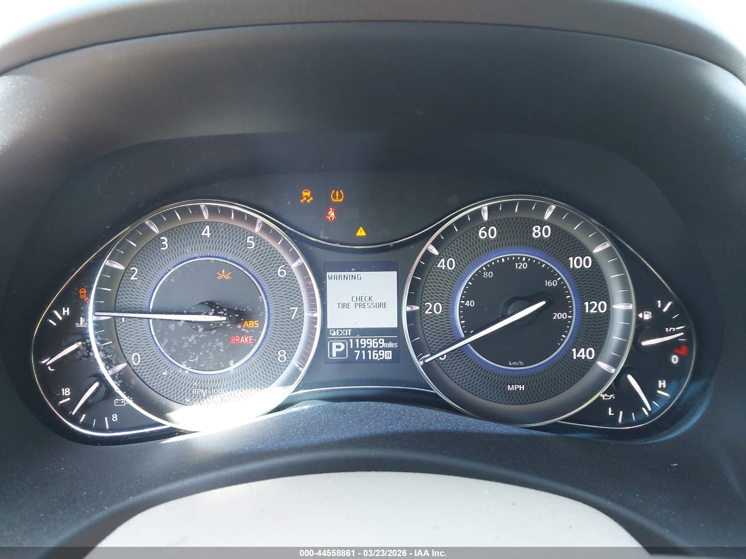 INFINITI QX80 image 7