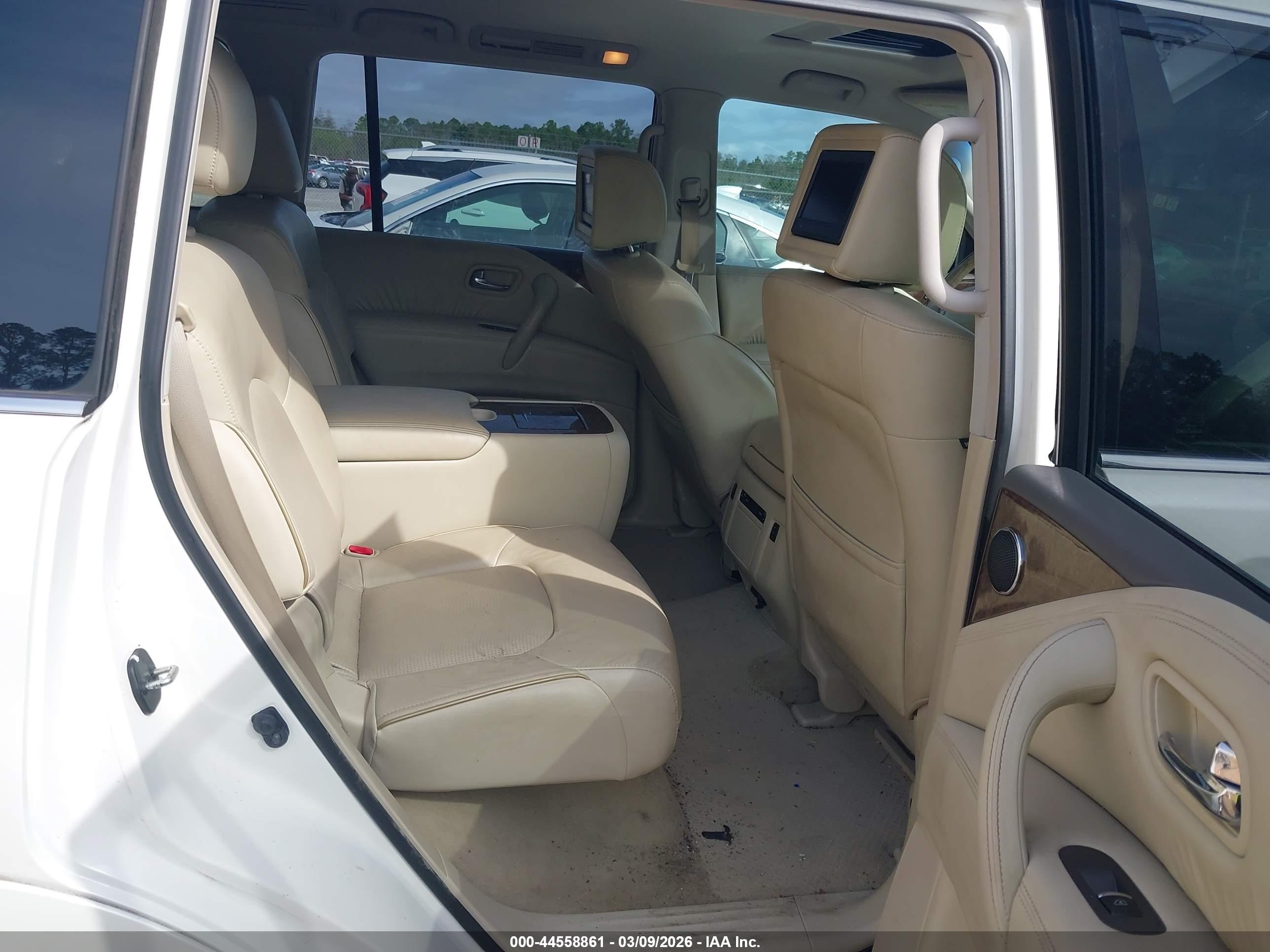 INFINITI QX80 image 8