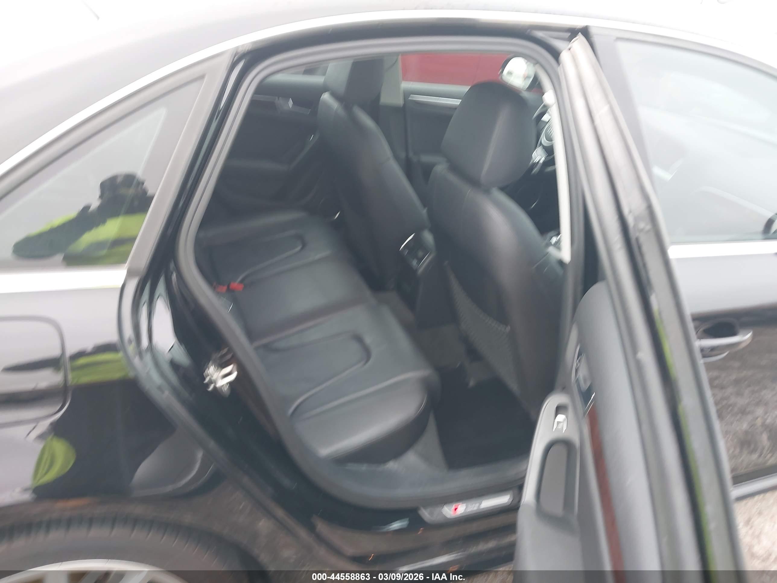 AUDI A4 image 8