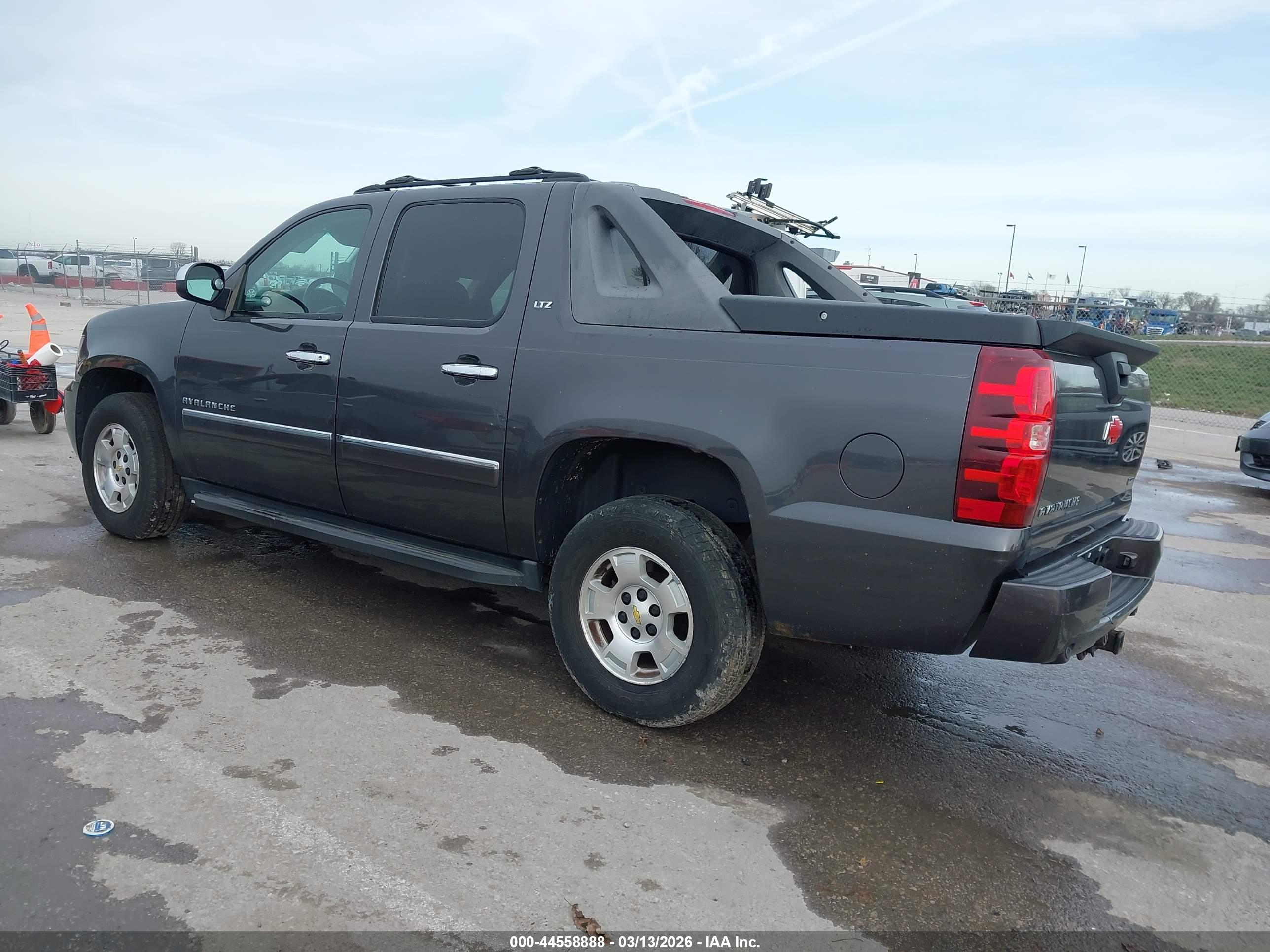 CHEVROLET AVALANCHE image 3