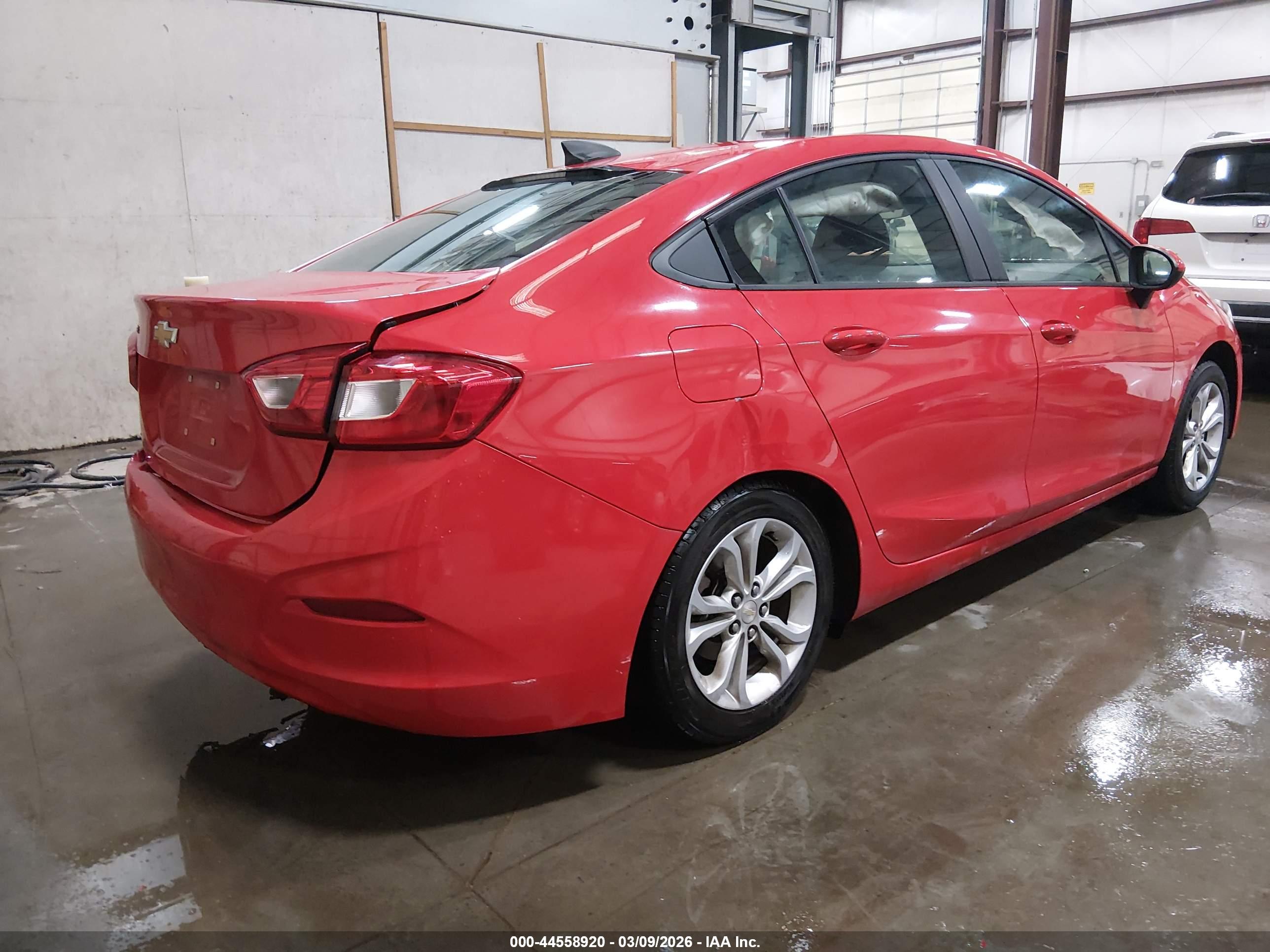 CHEVROLET CRUZE image 4