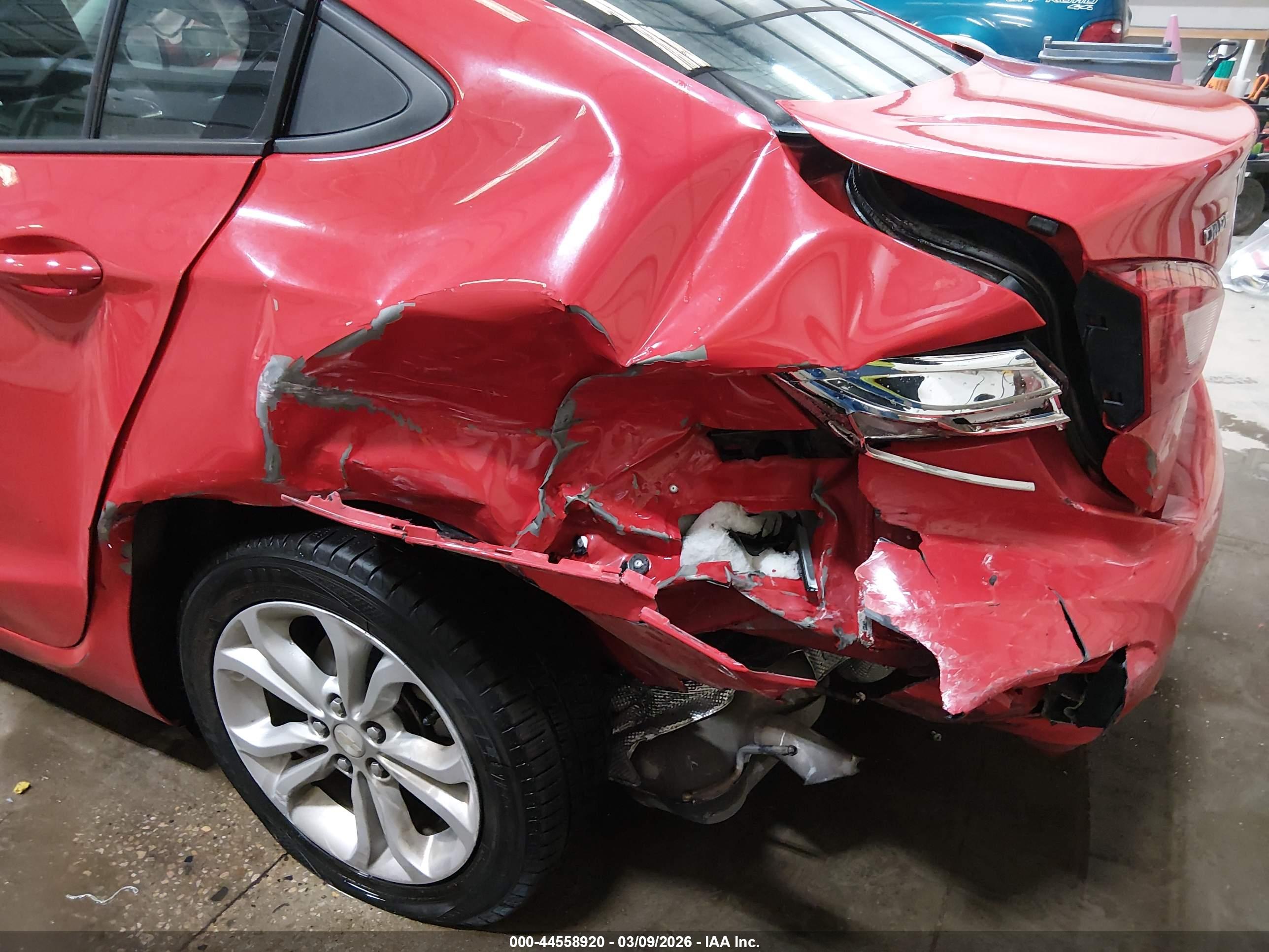 CHEVROLET CRUZE image 6