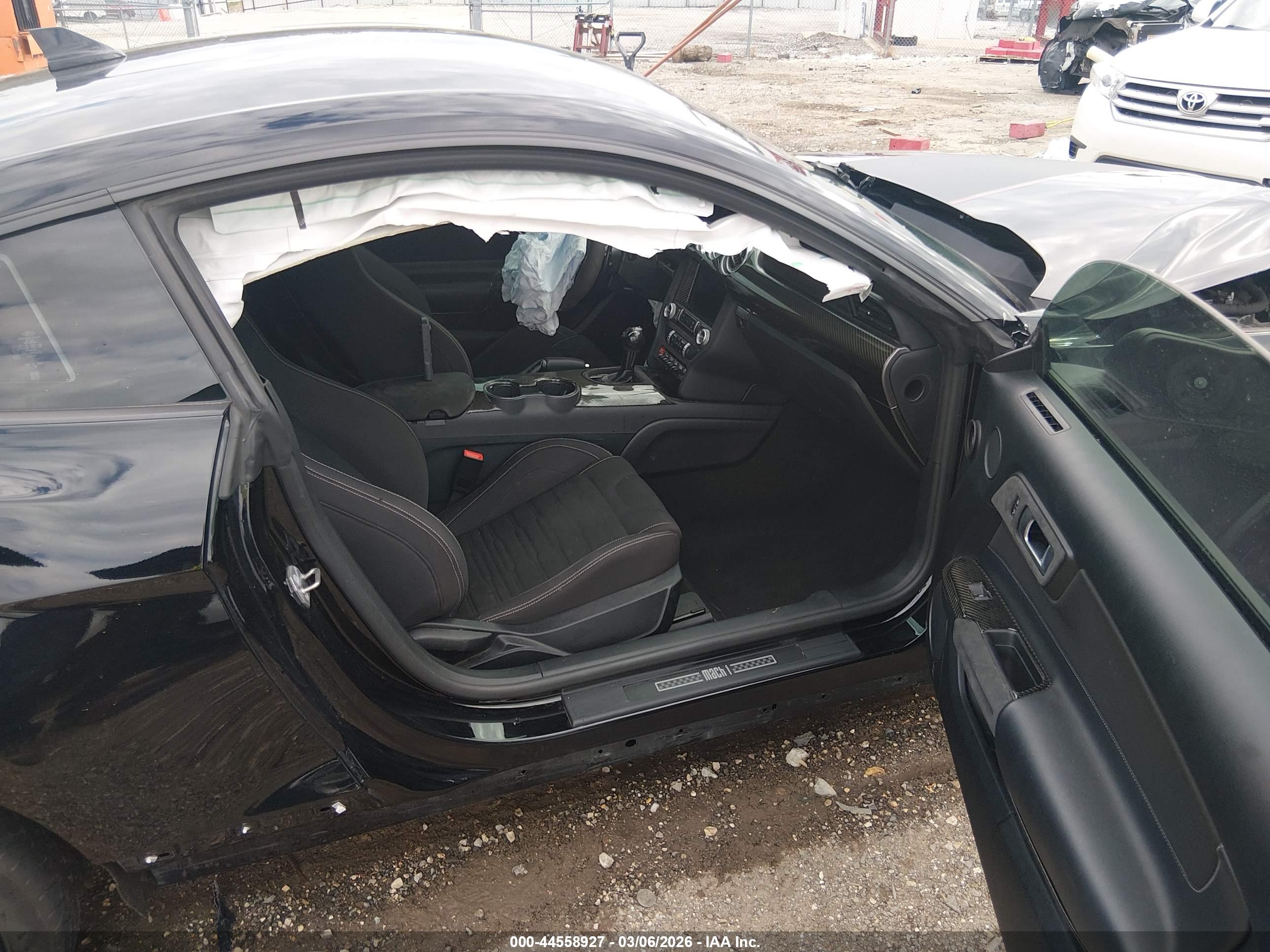 FORD MUSTANG image 5