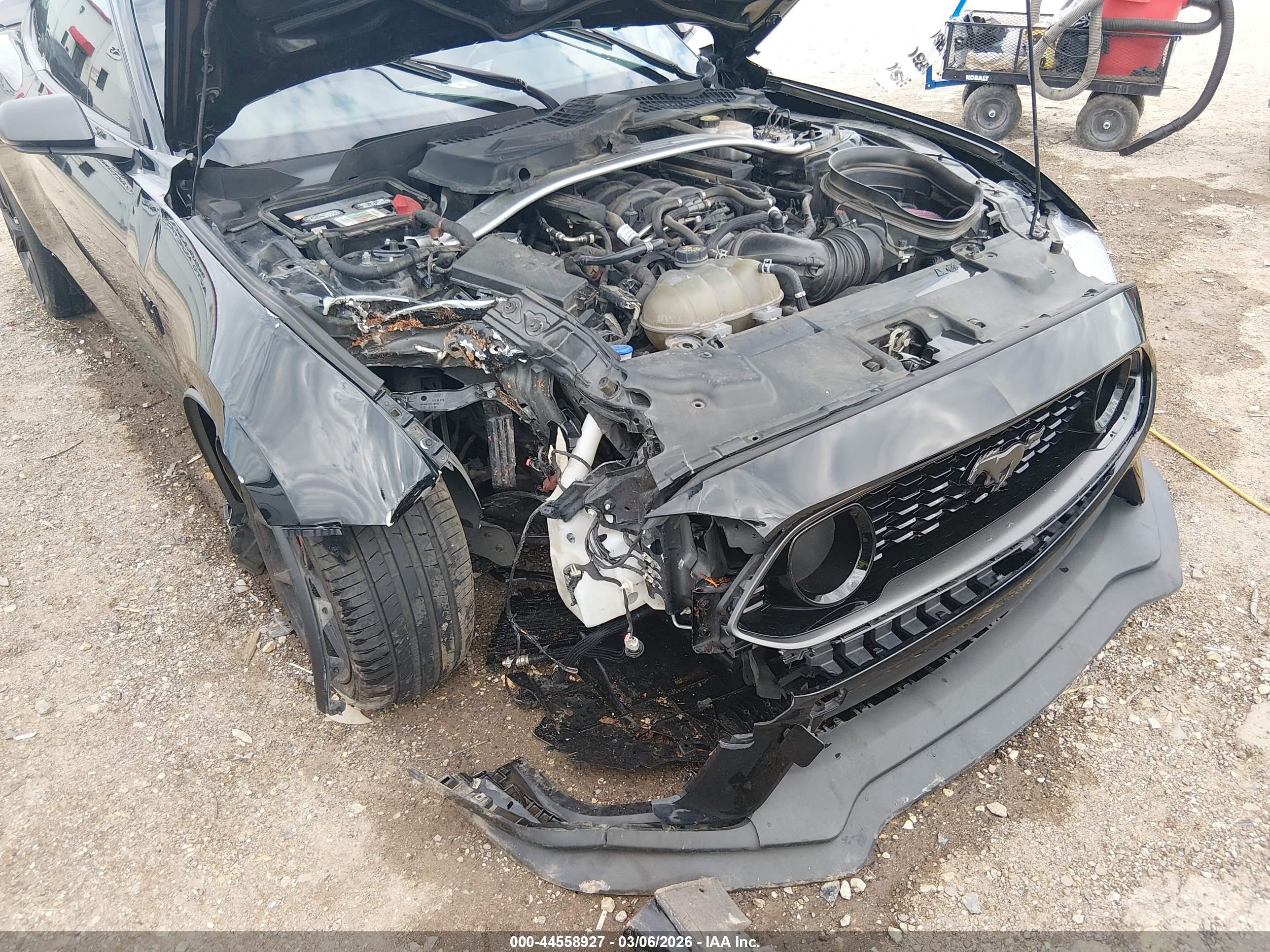 FORD MUSTANG image 6