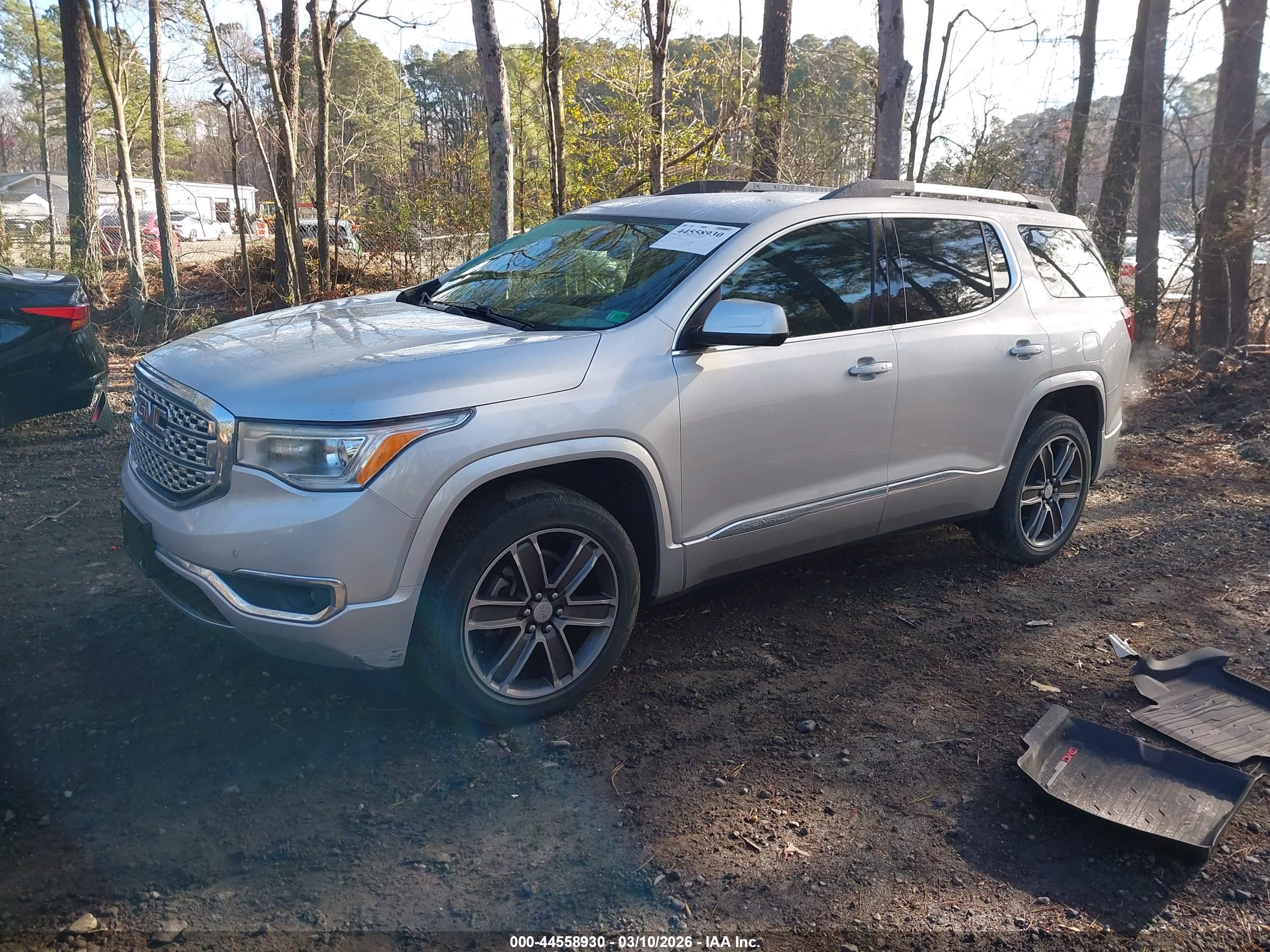 GMC ACADIA image 2