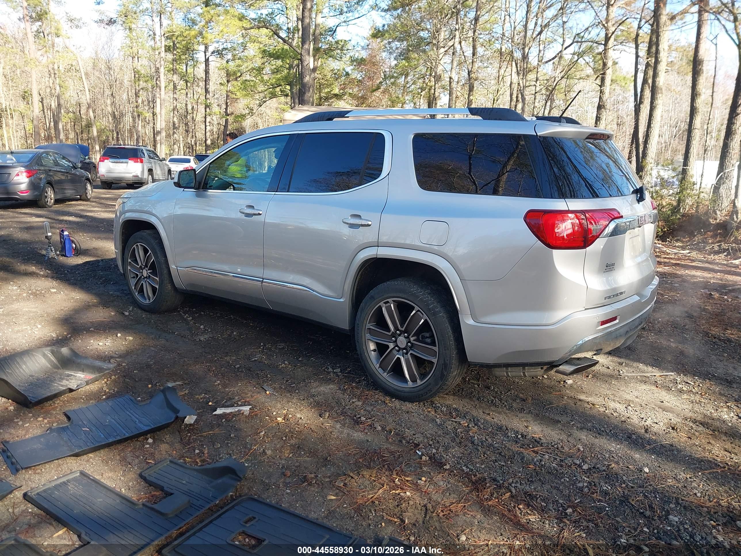 GMC ACADIA image 3