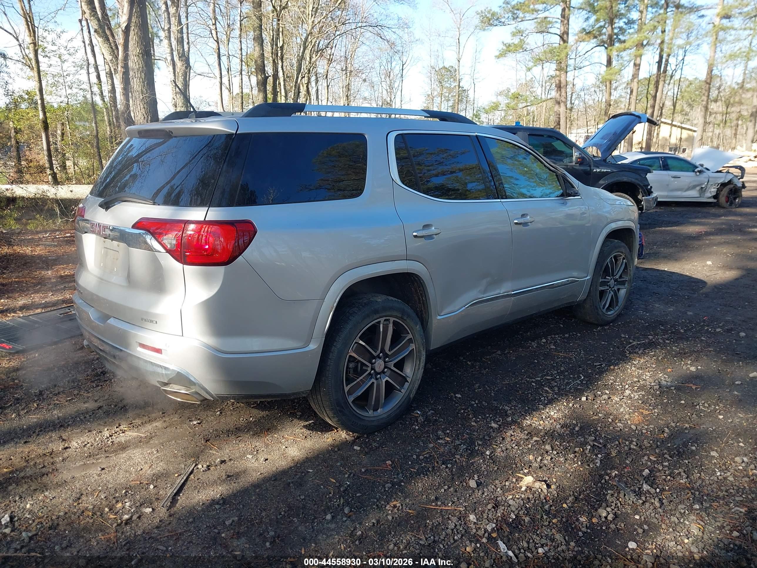 GMC ACADIA image 4