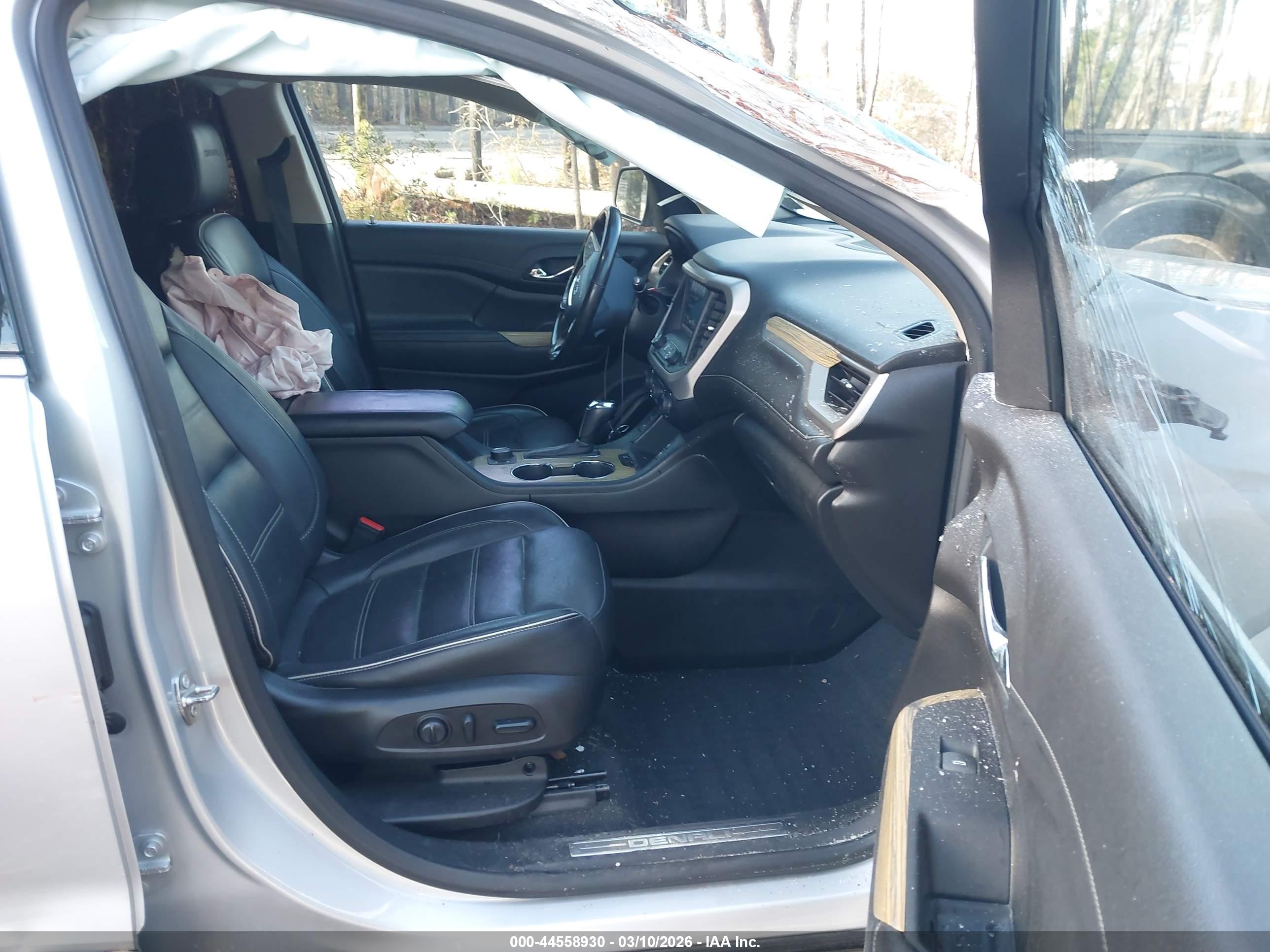 GMC ACADIA image 5