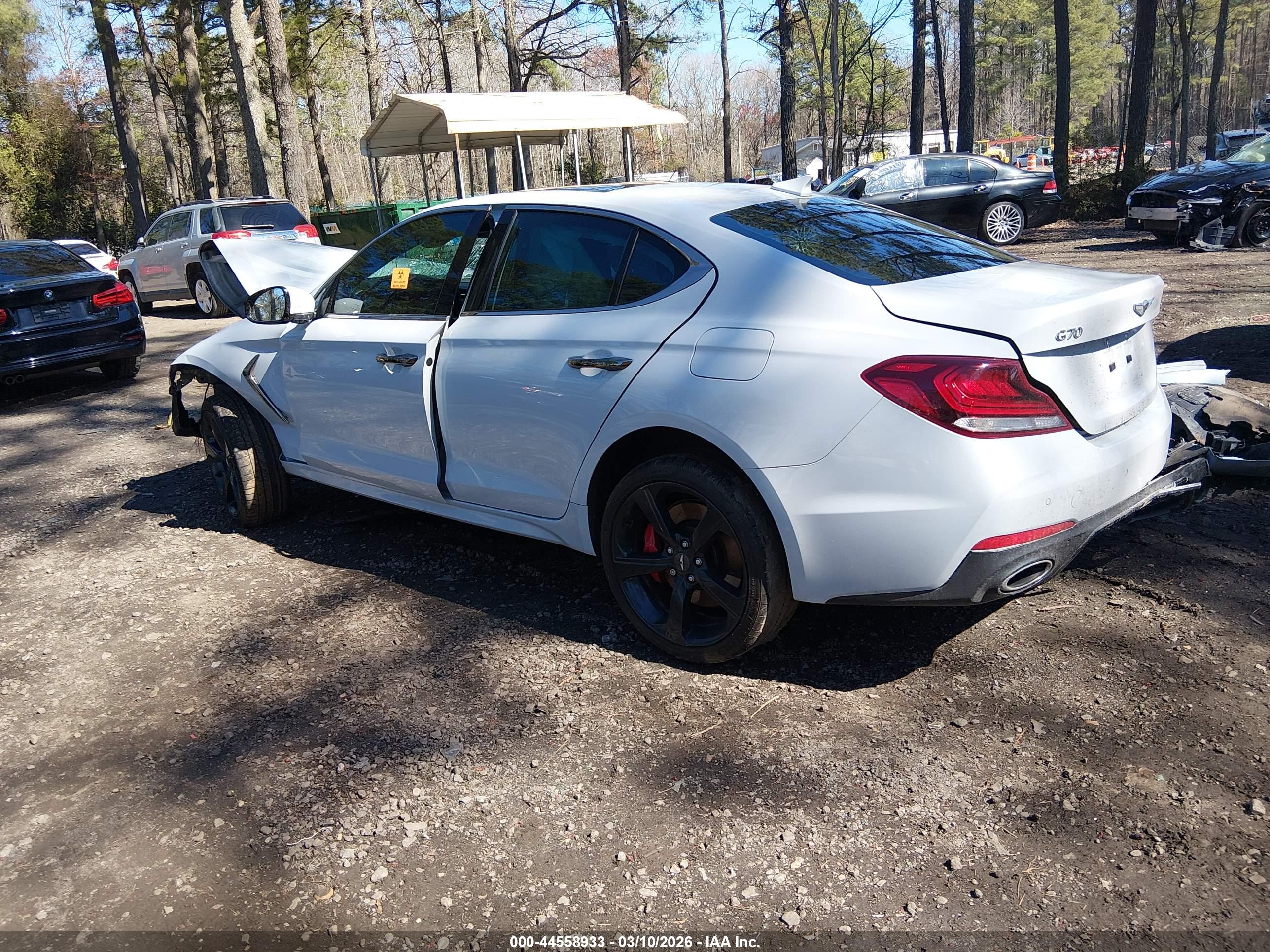 GENESIS G70 image 3