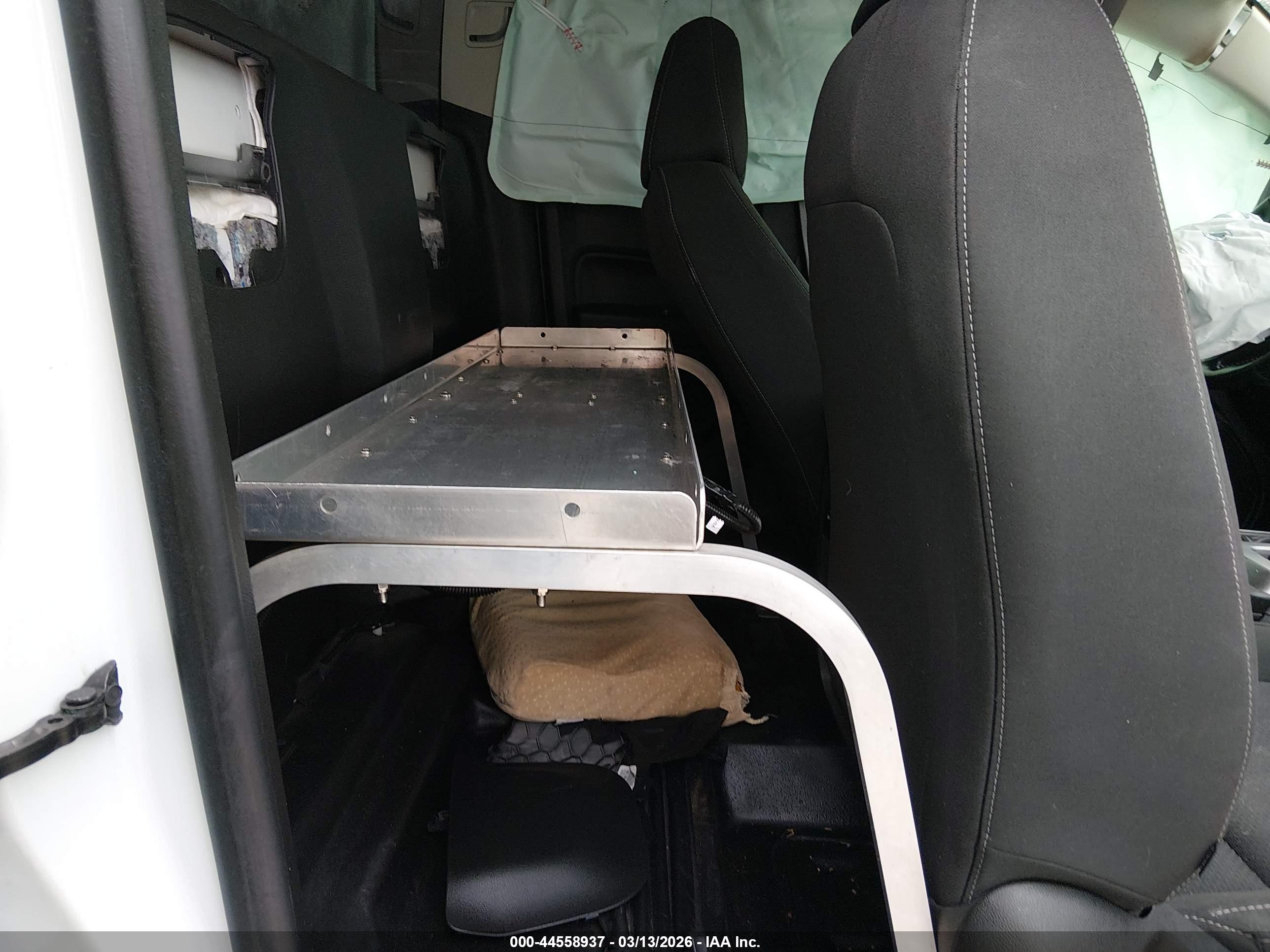 CHEVROLET COLORADO image 8